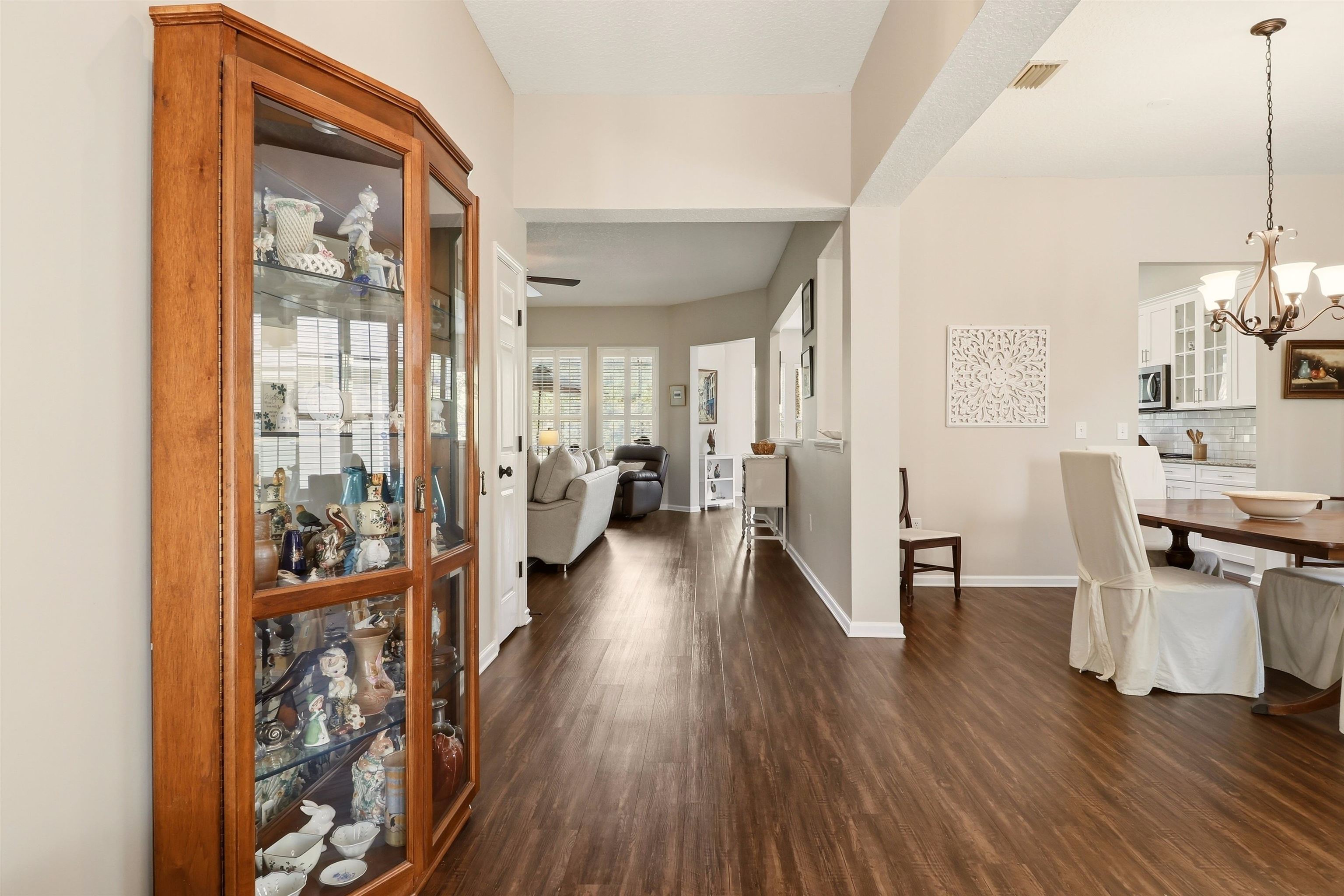 2117 Swallowtail Ln