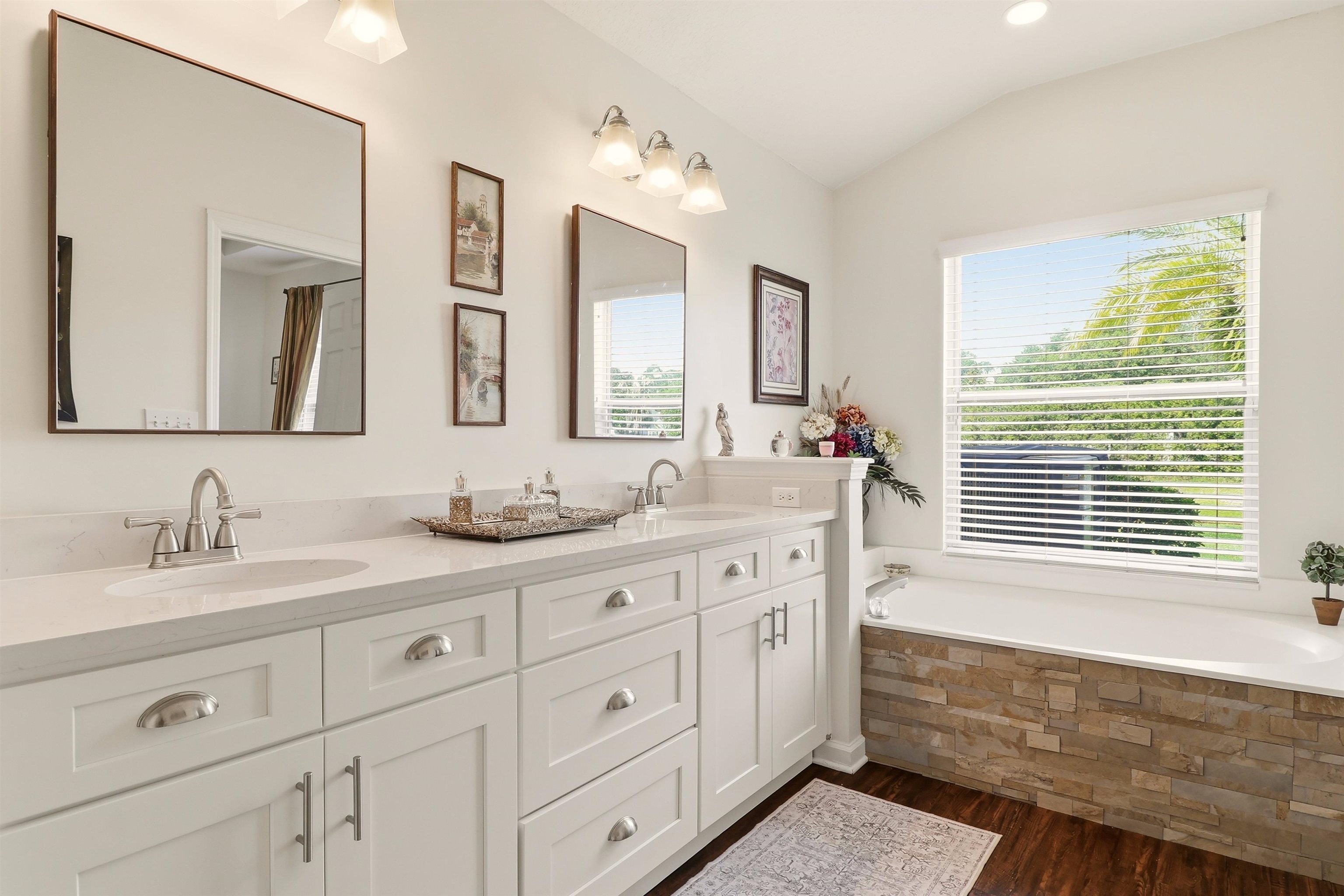 2117 Swallowtail Ln