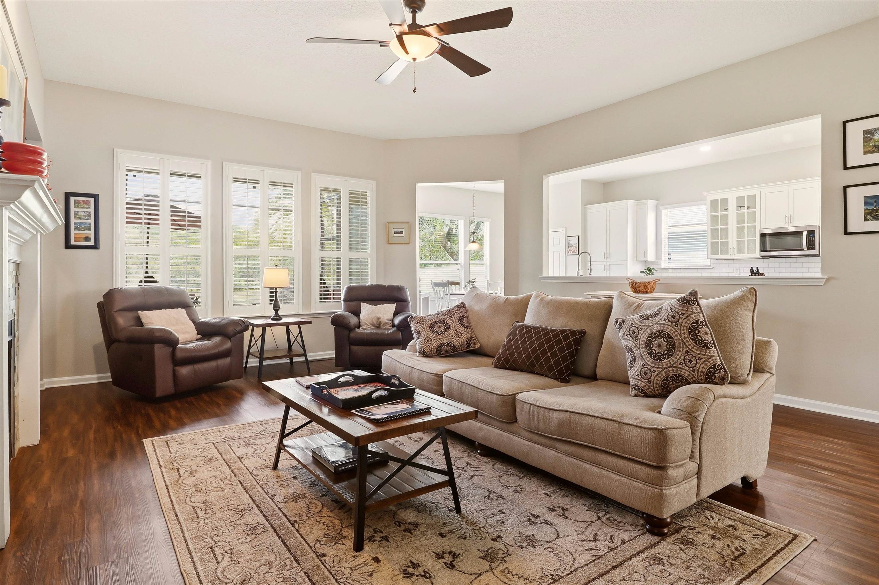 2117 Swallowtail Ln