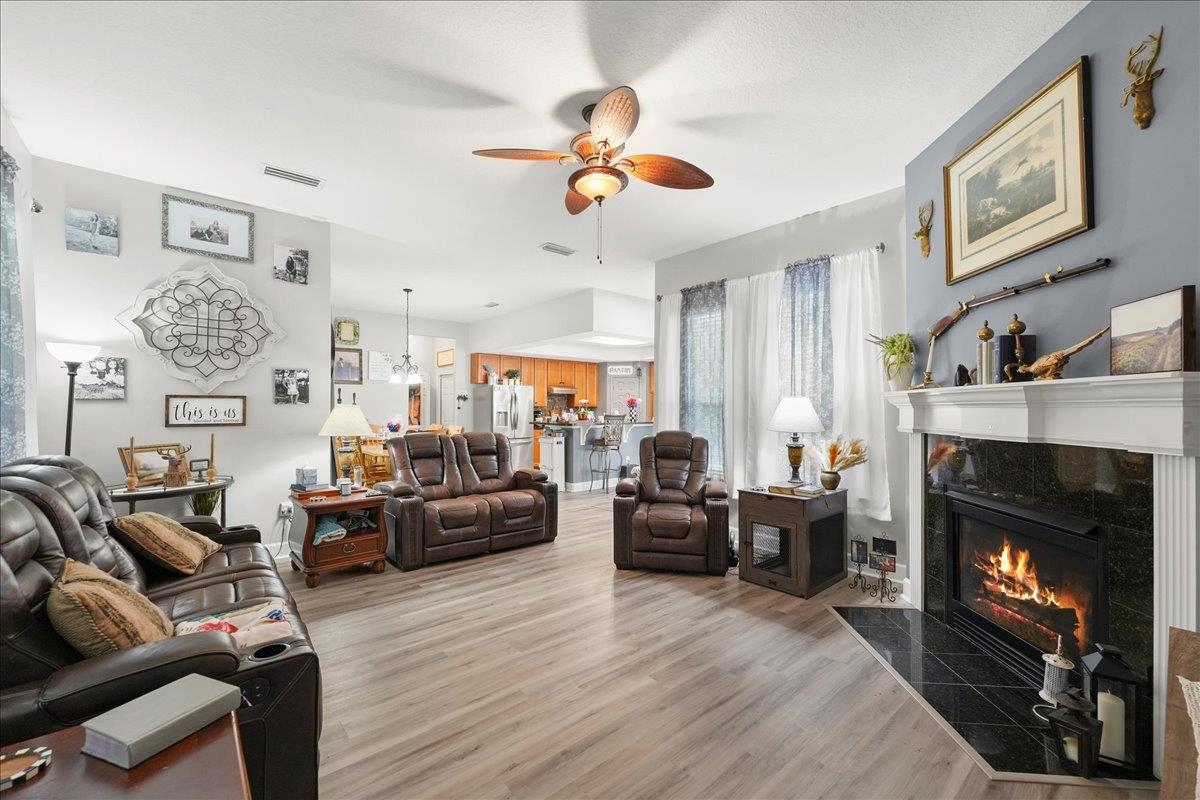 1232 Harbour Town Dr