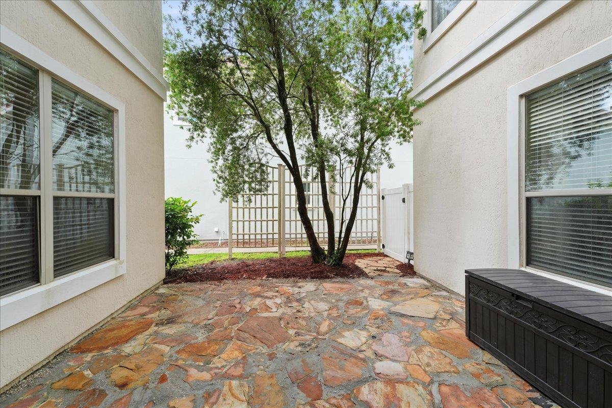 1232 Harbour Town Dr