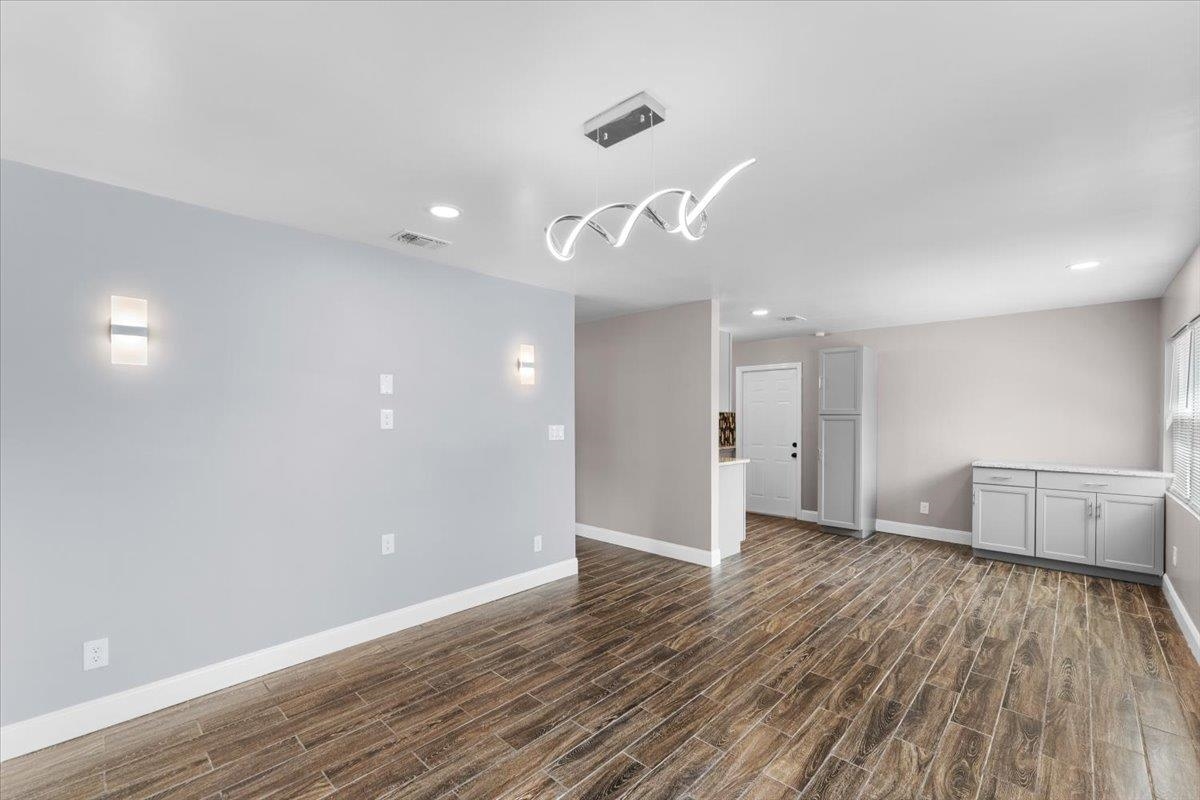 629 Cedar Park Dr