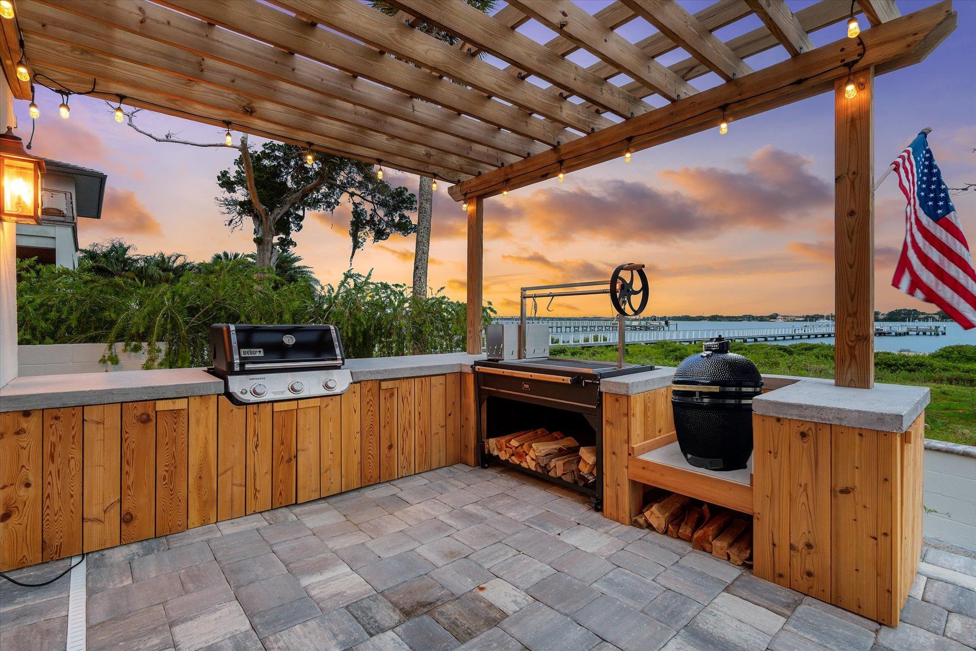 251 S Matanzas Blvd