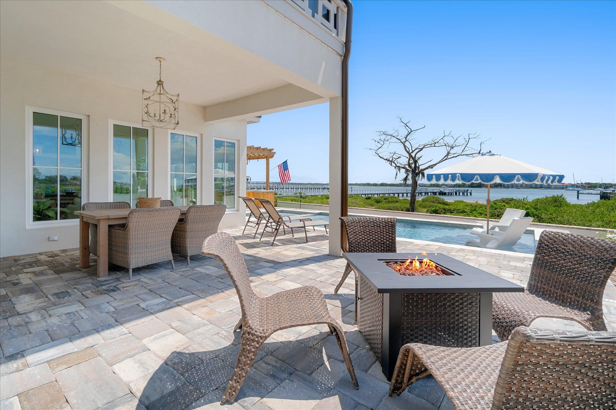 251 S Matanzas Blvd