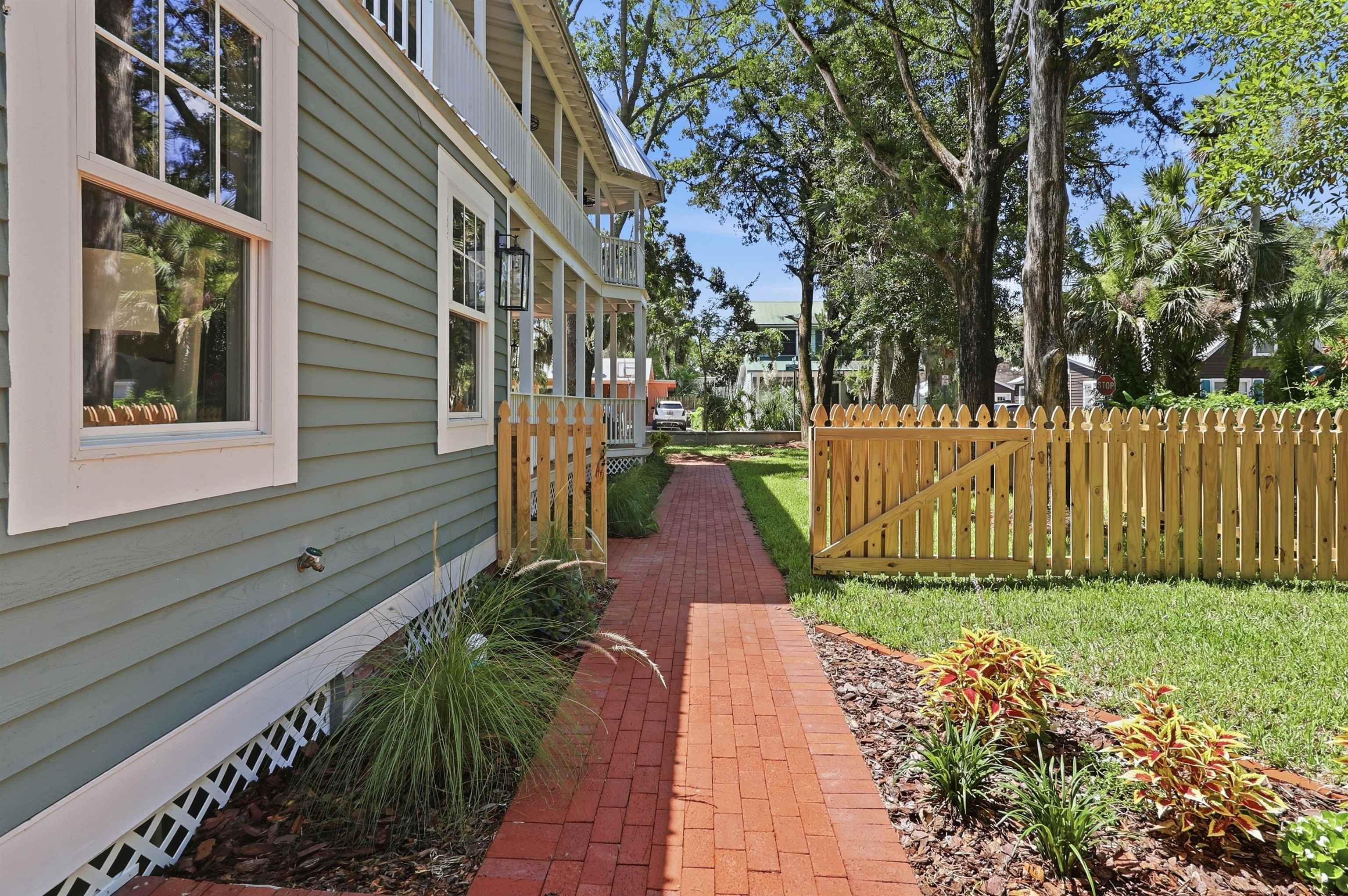 22 Joiner St