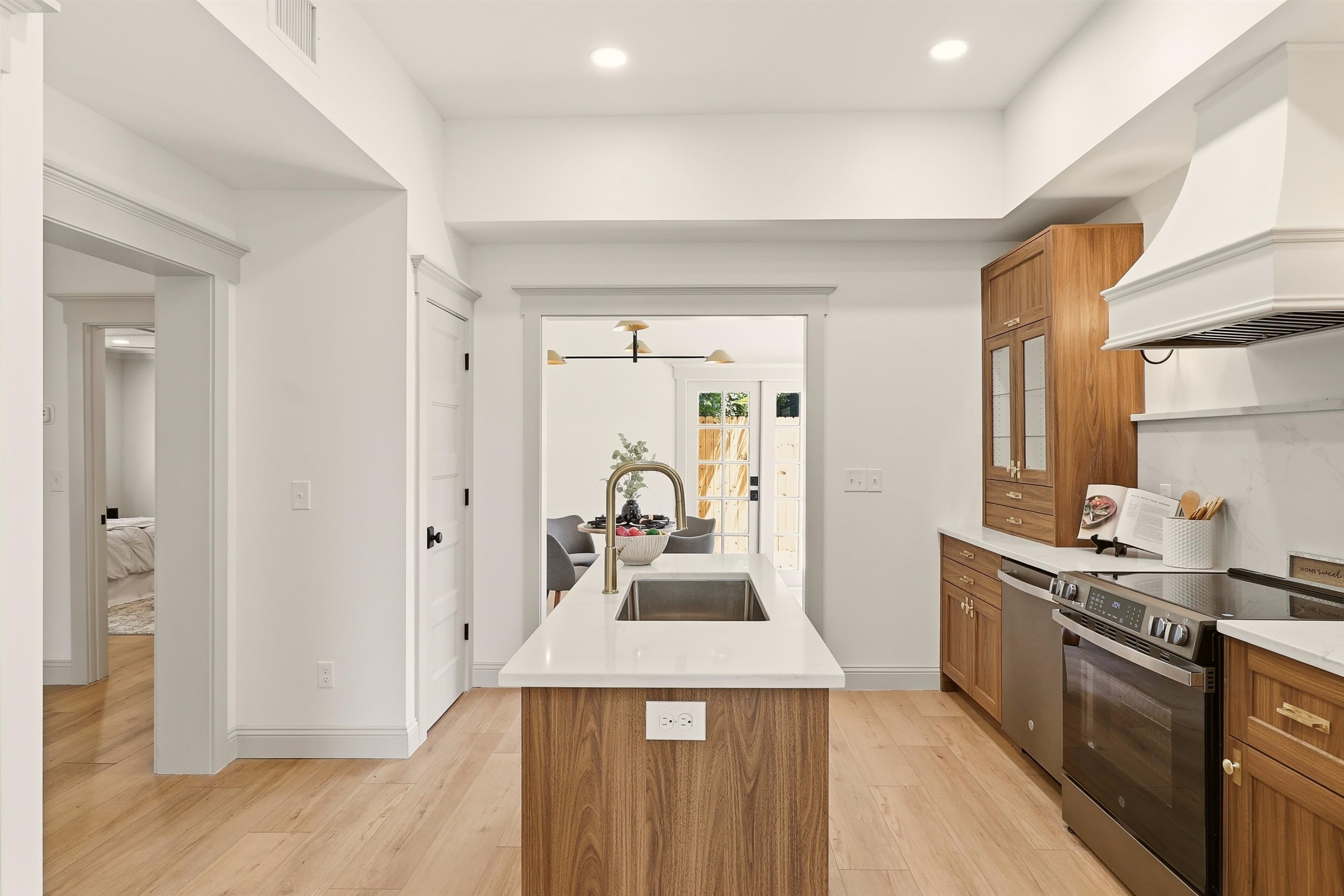 22 Joiner St