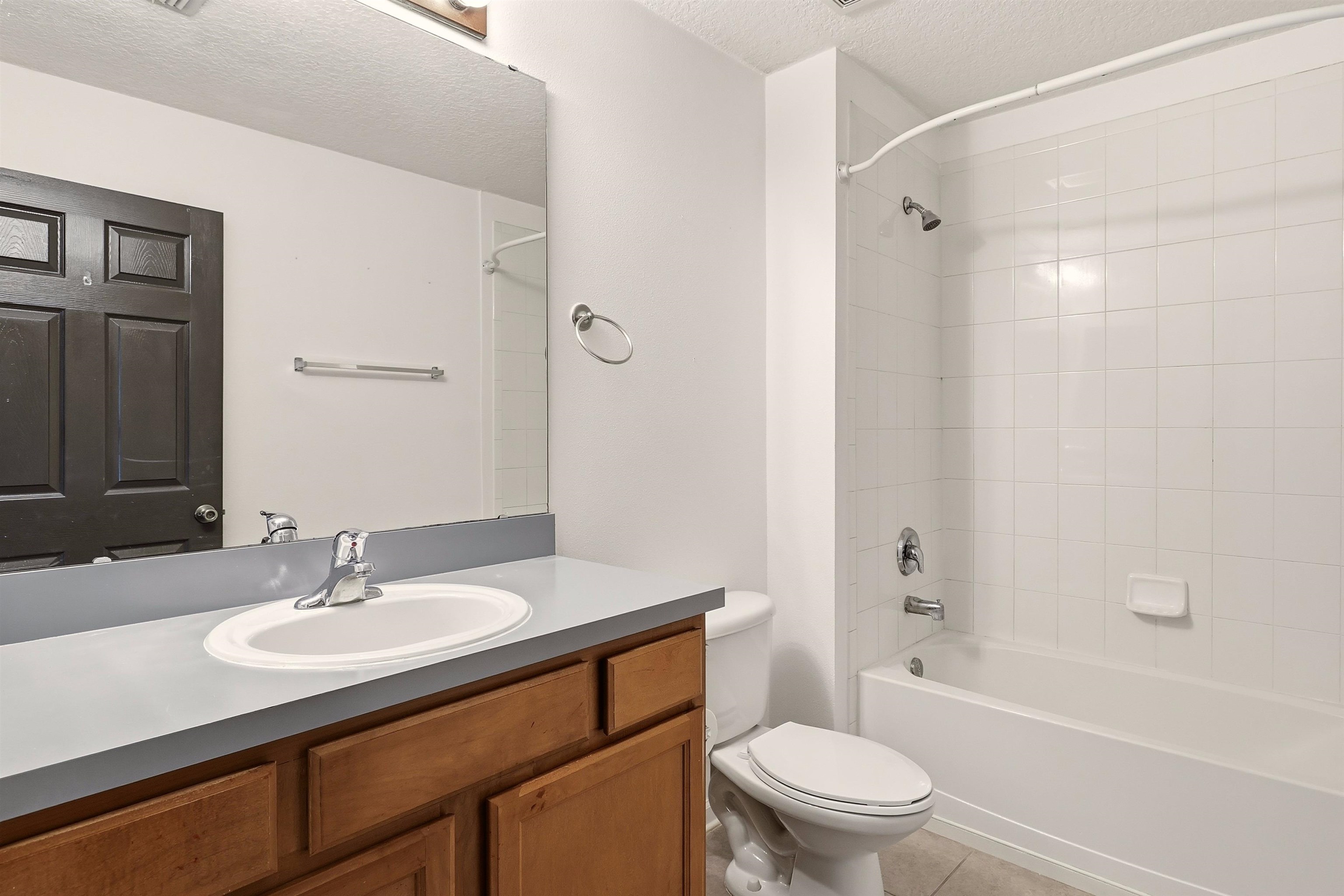 2200 Marsh Hawk Lane Unit: 214