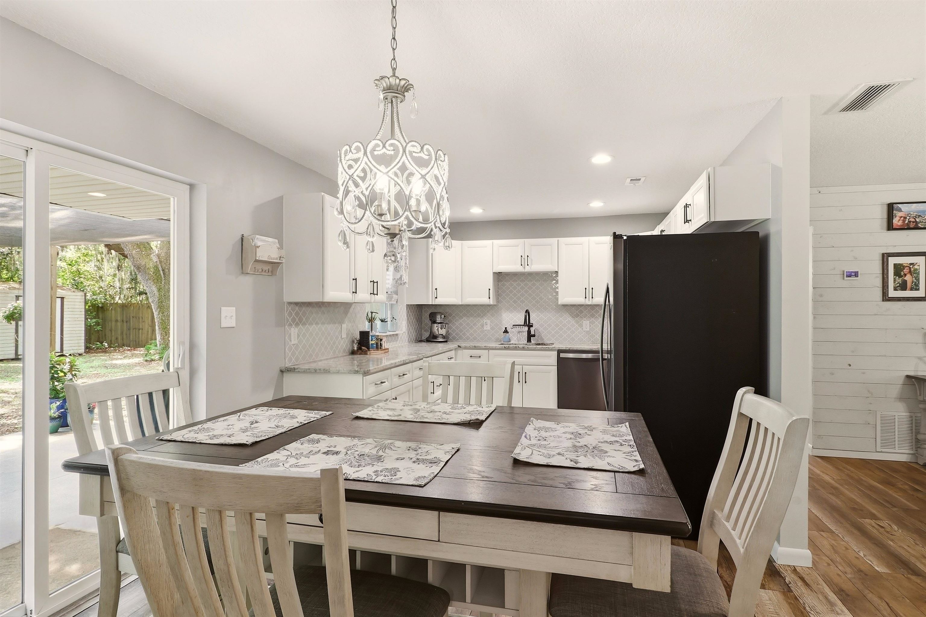 135 Crestwood Ave