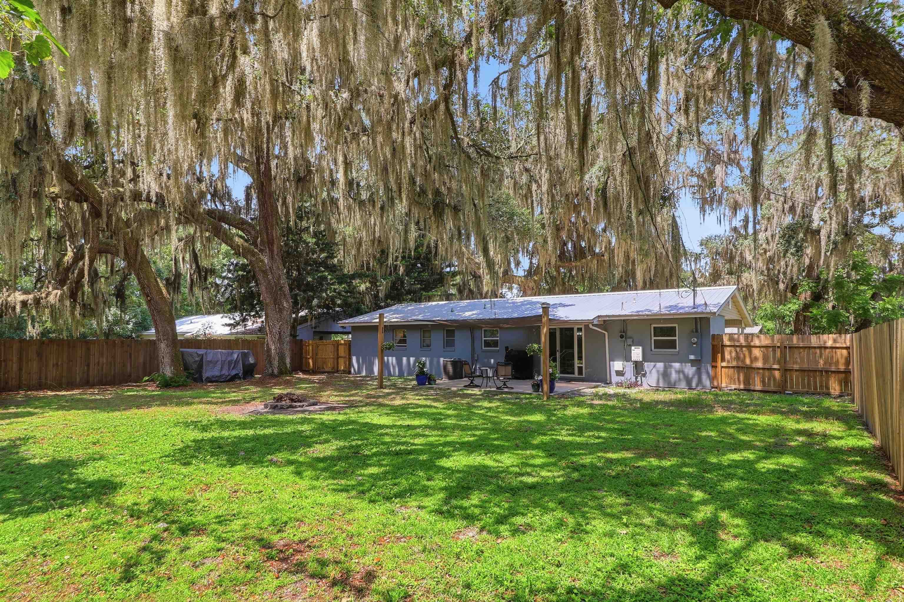 135 Crestwood Ave