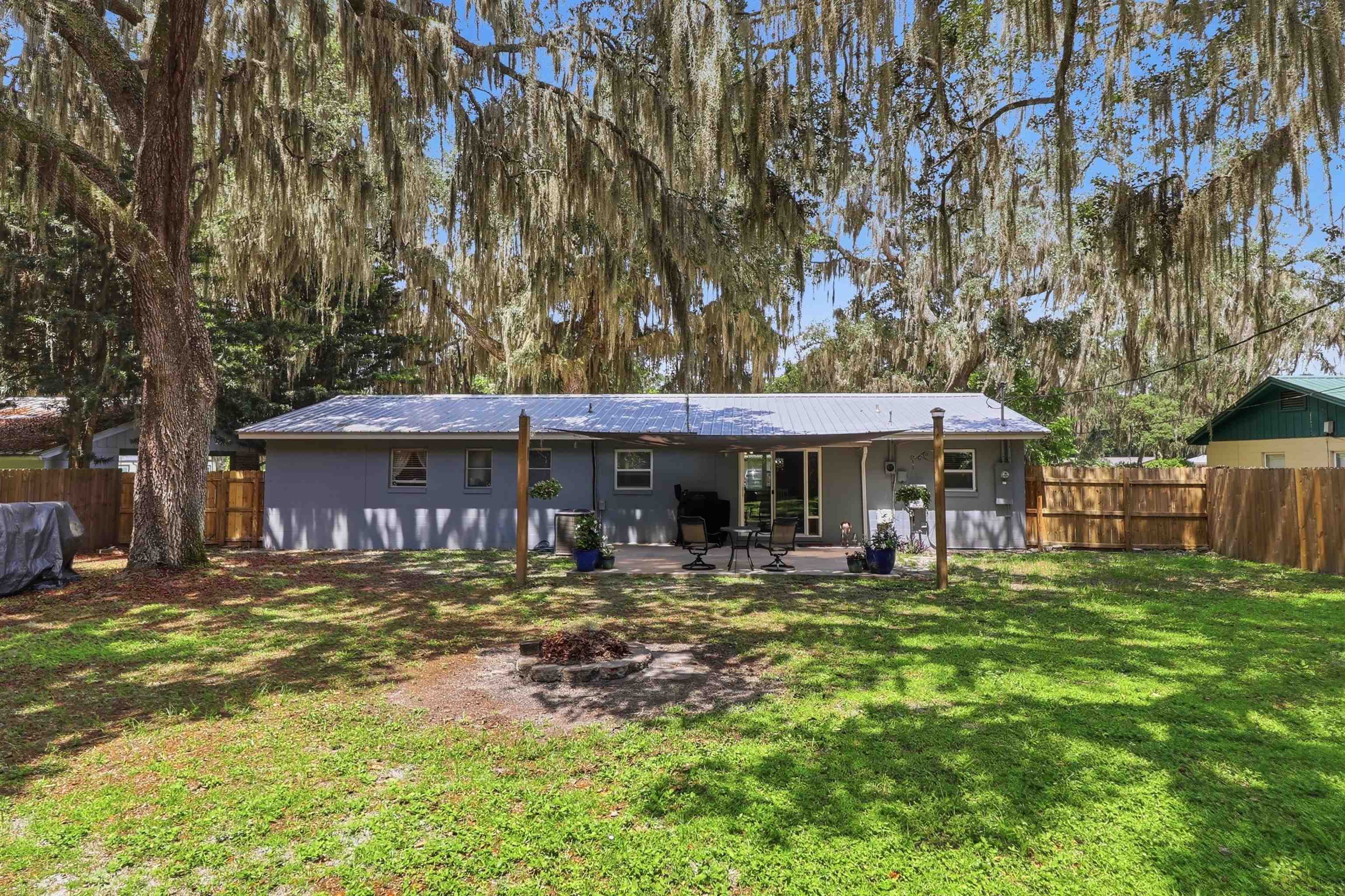 135 Crestwood Ave