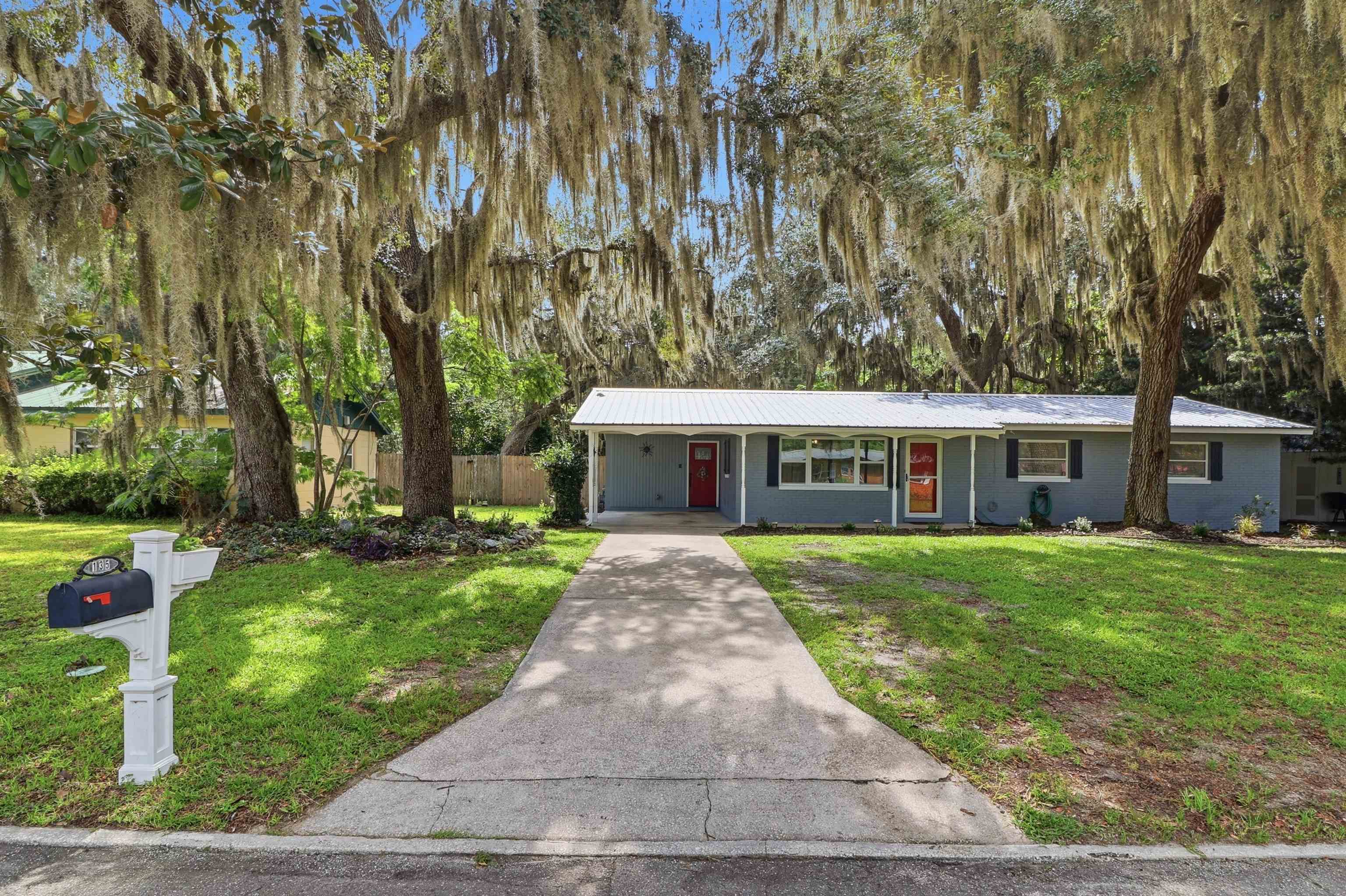 135 Crestwood Ave