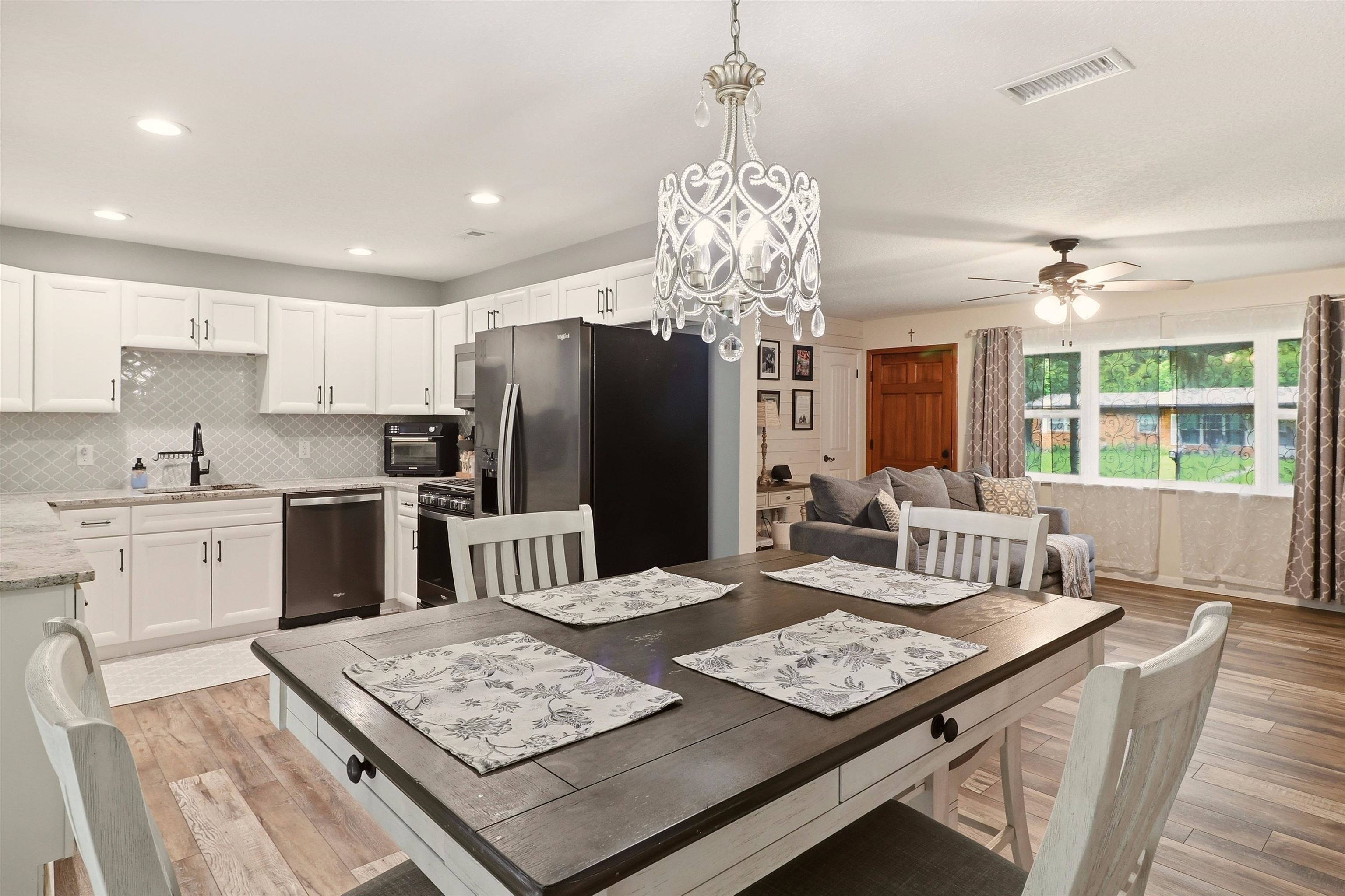 135 Crestwood Ave