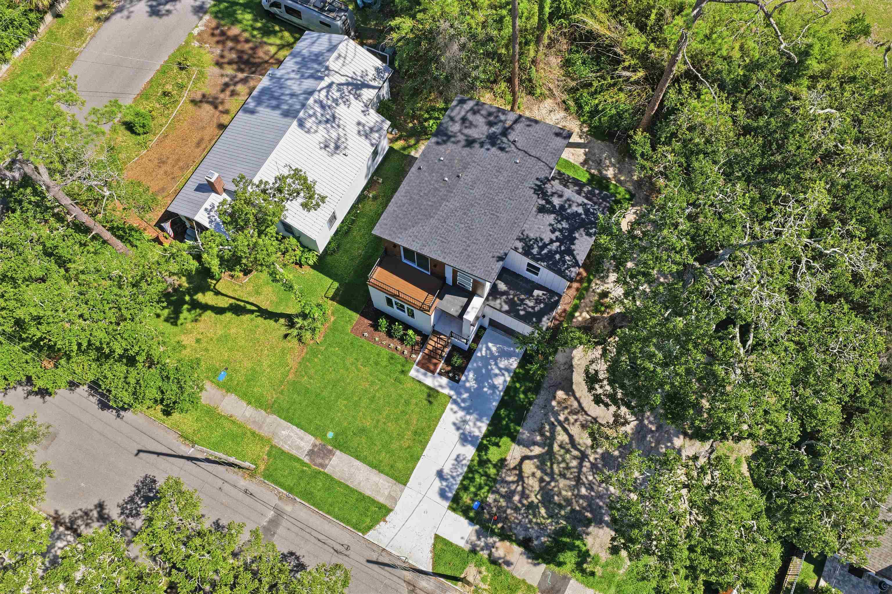18 E Park Ave