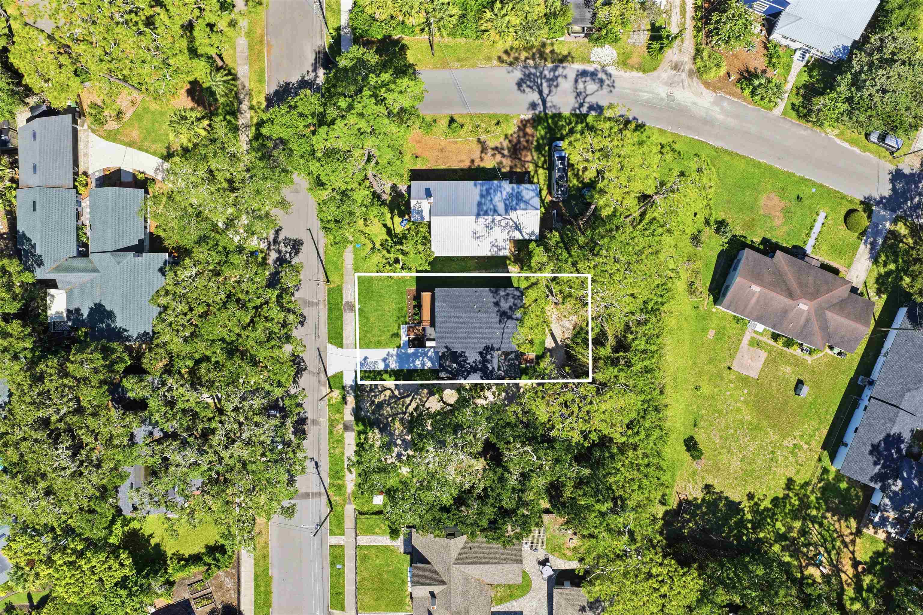 18 E Park Ave