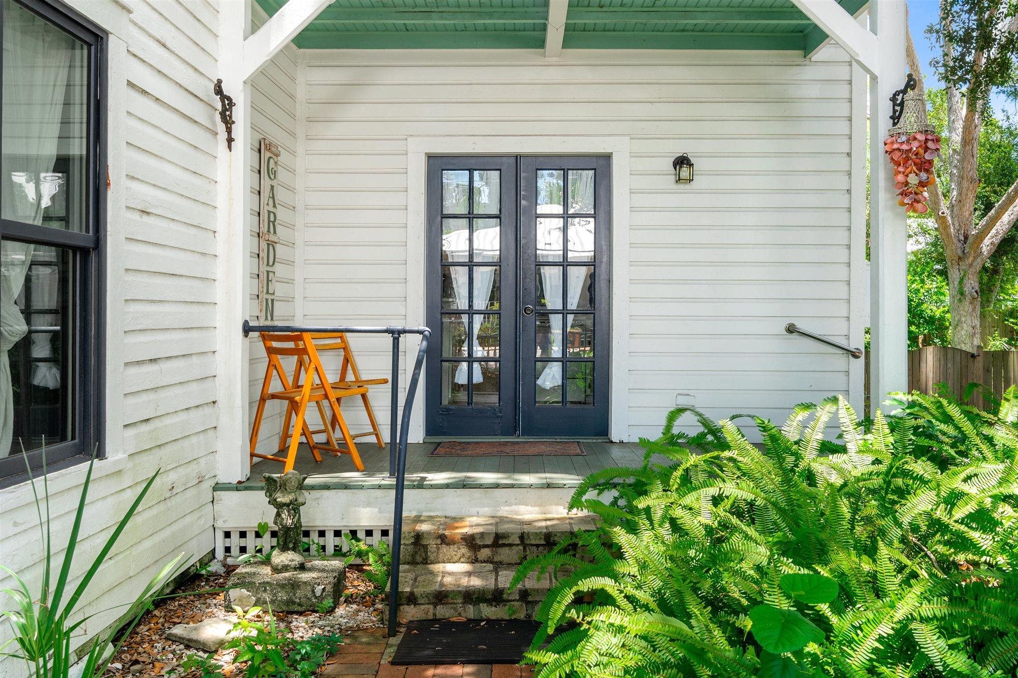 18 Locust St