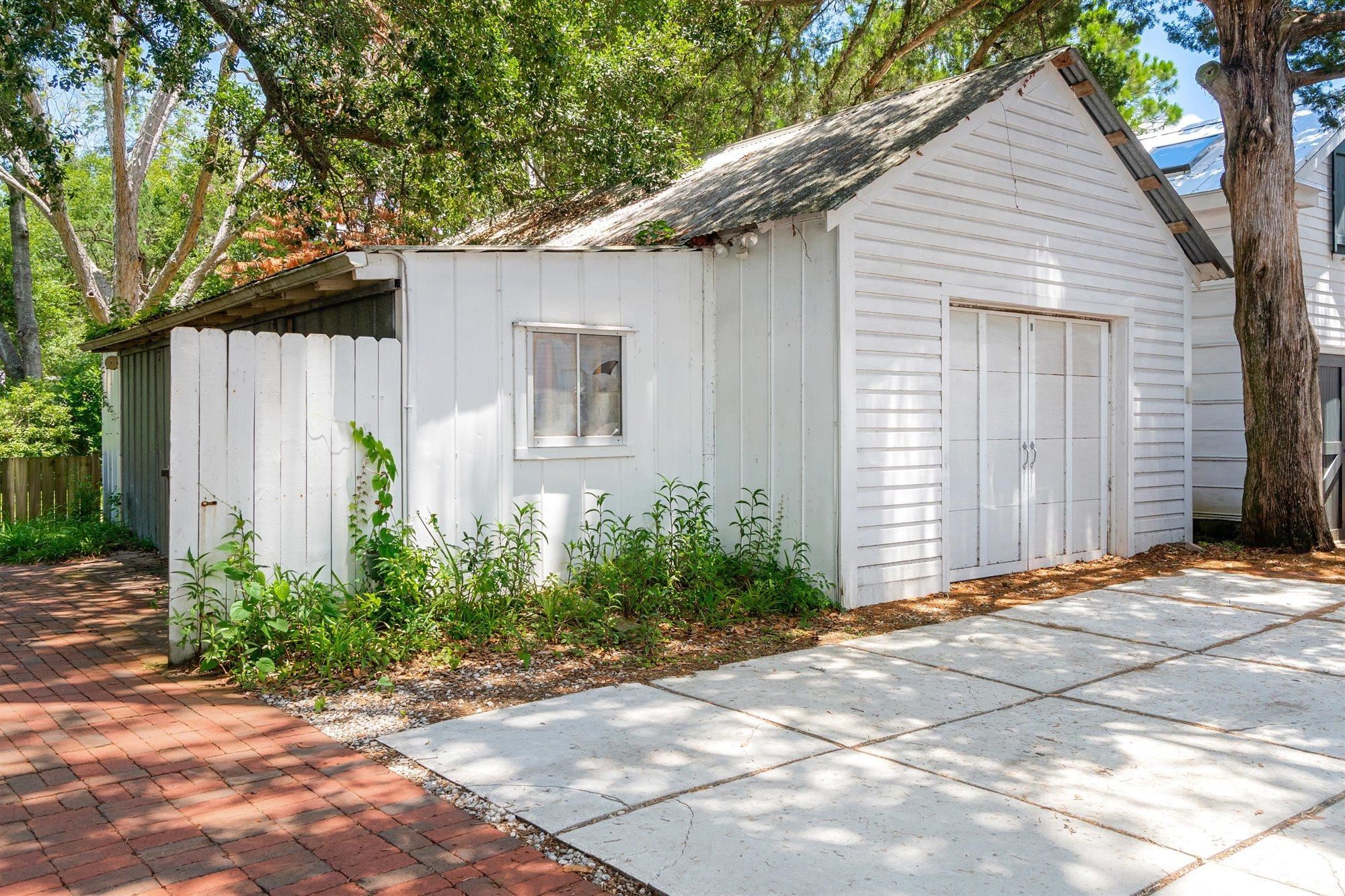 18 Locust St