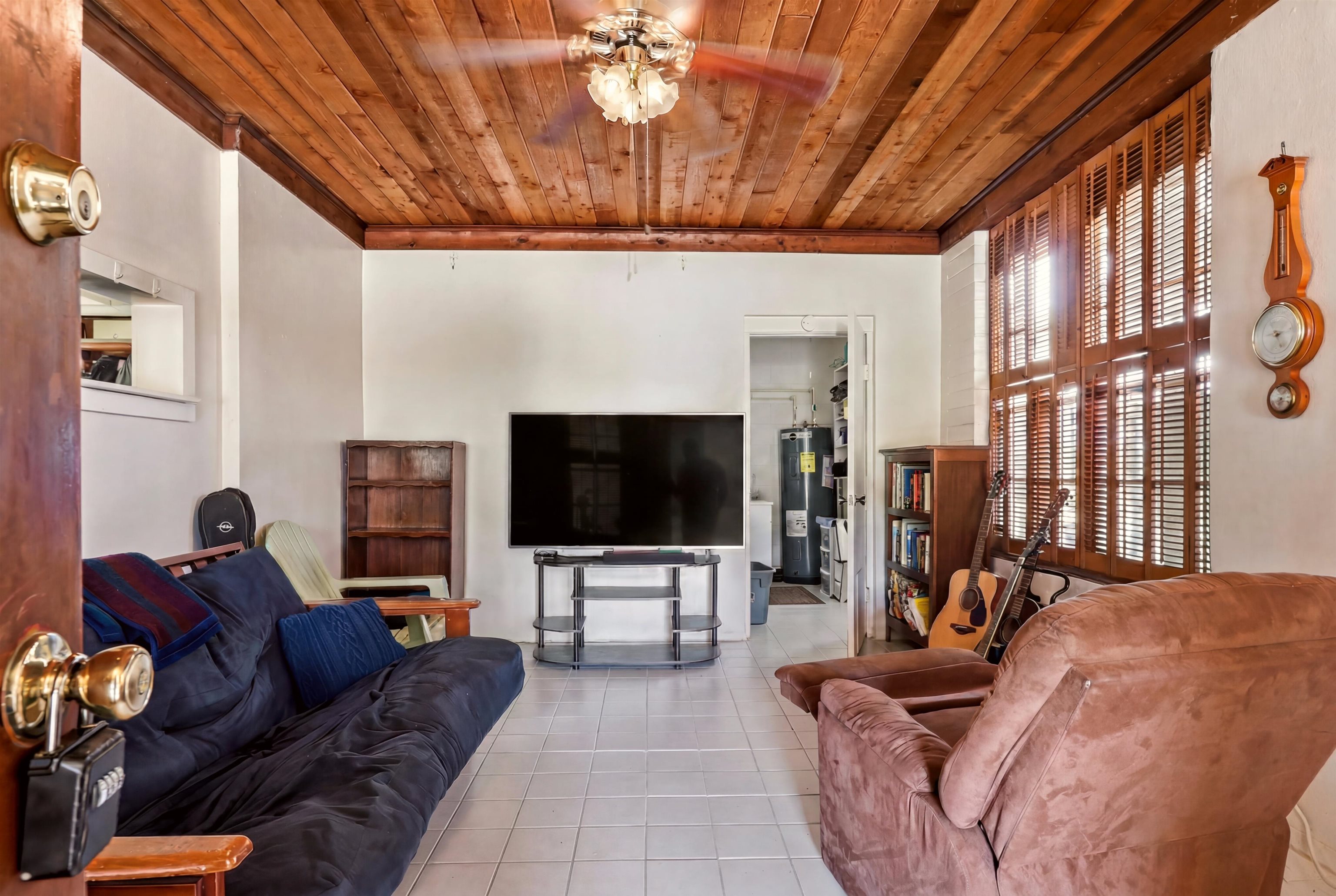 211 Flagler Blvd