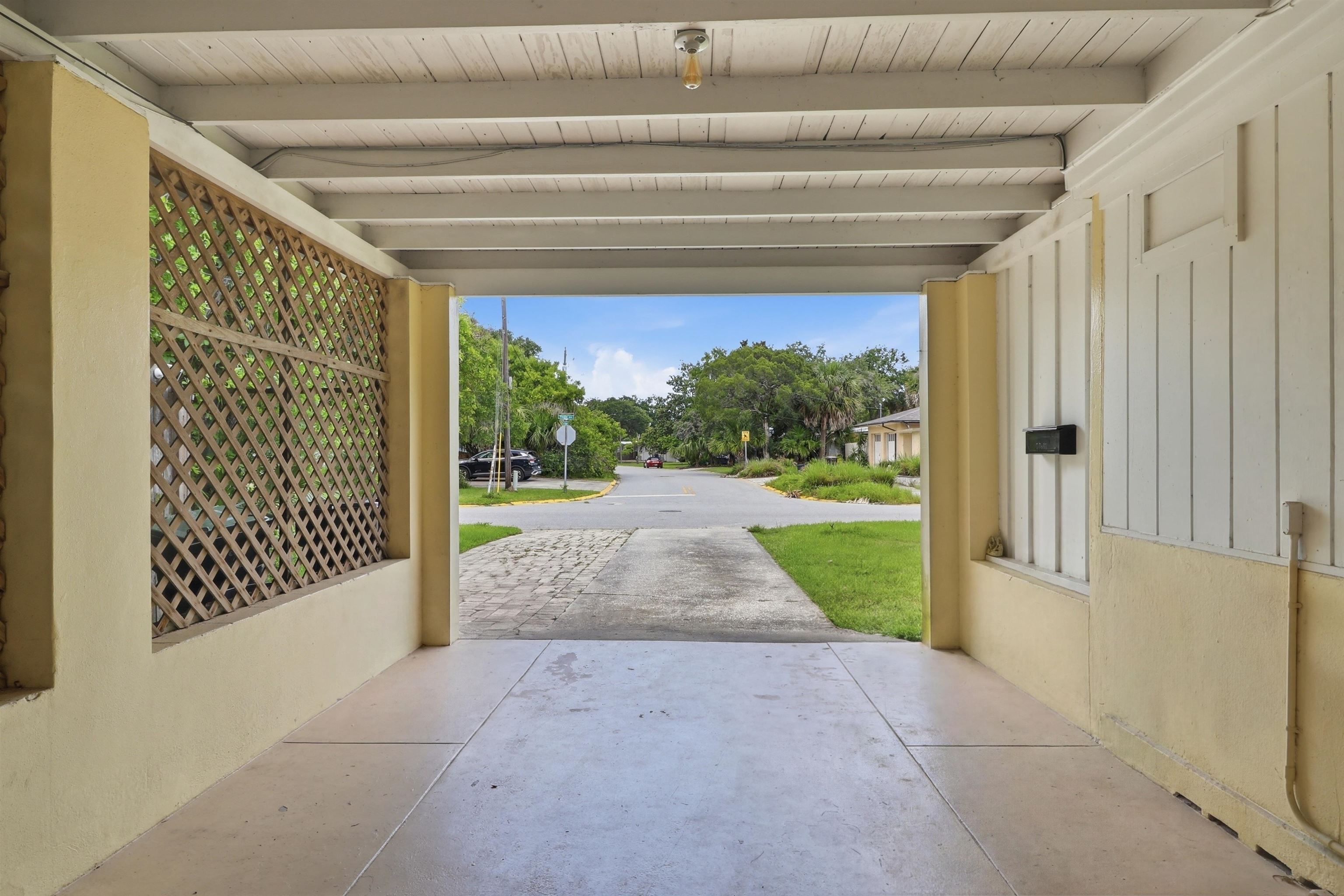 211 Flagler Blvd