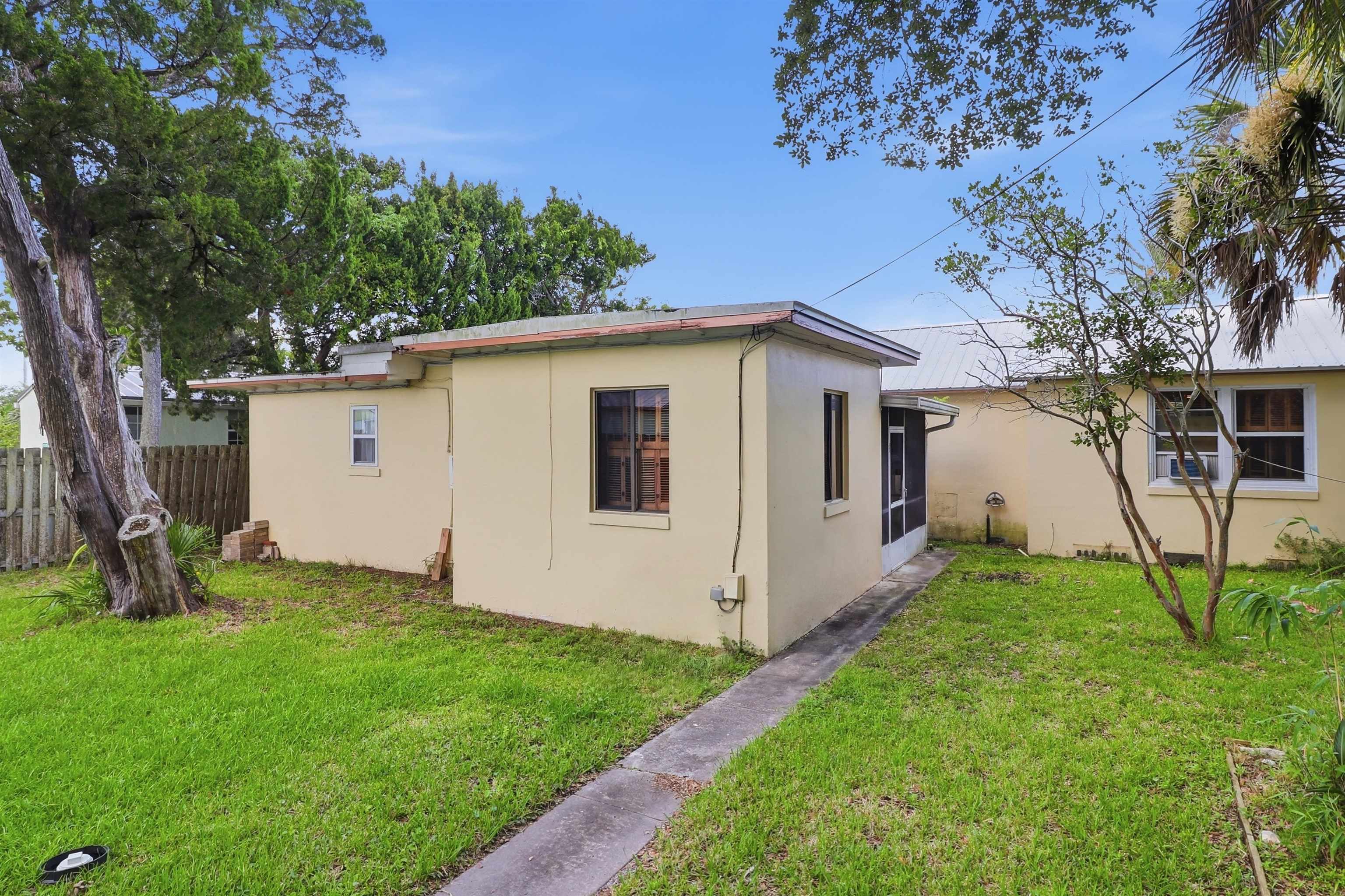 211 Flagler Blvd