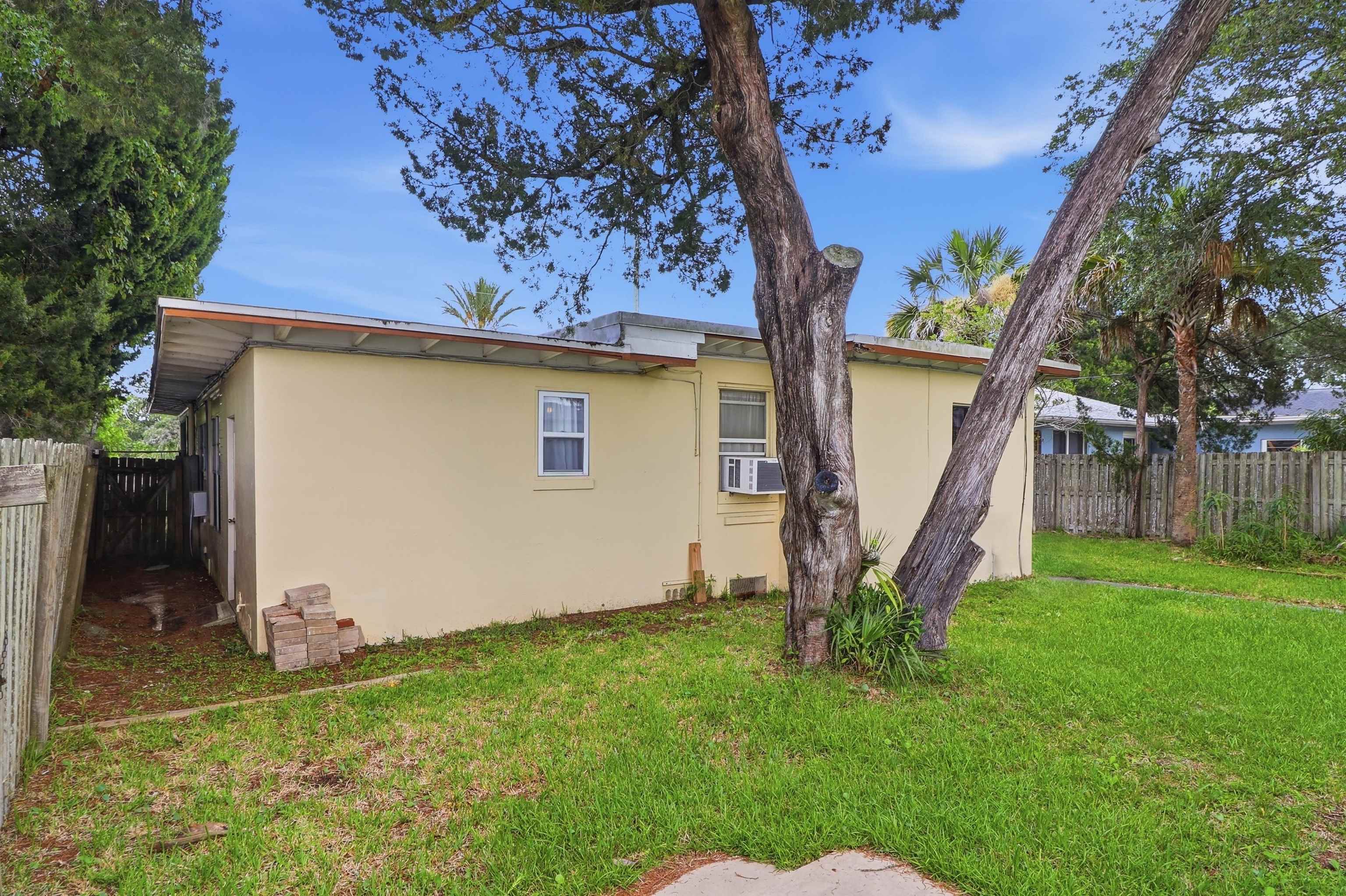211 Flagler Blvd