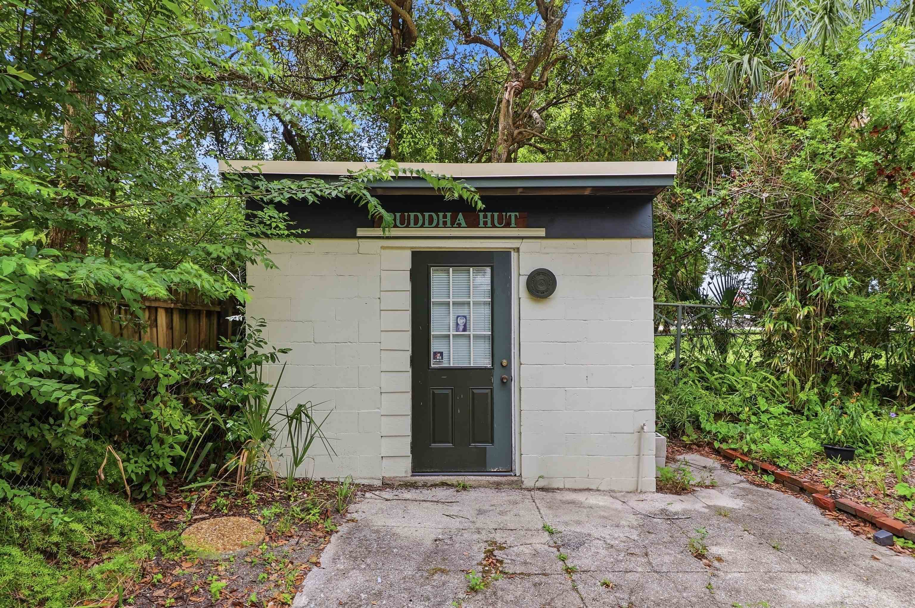 23 Sanchez Ave