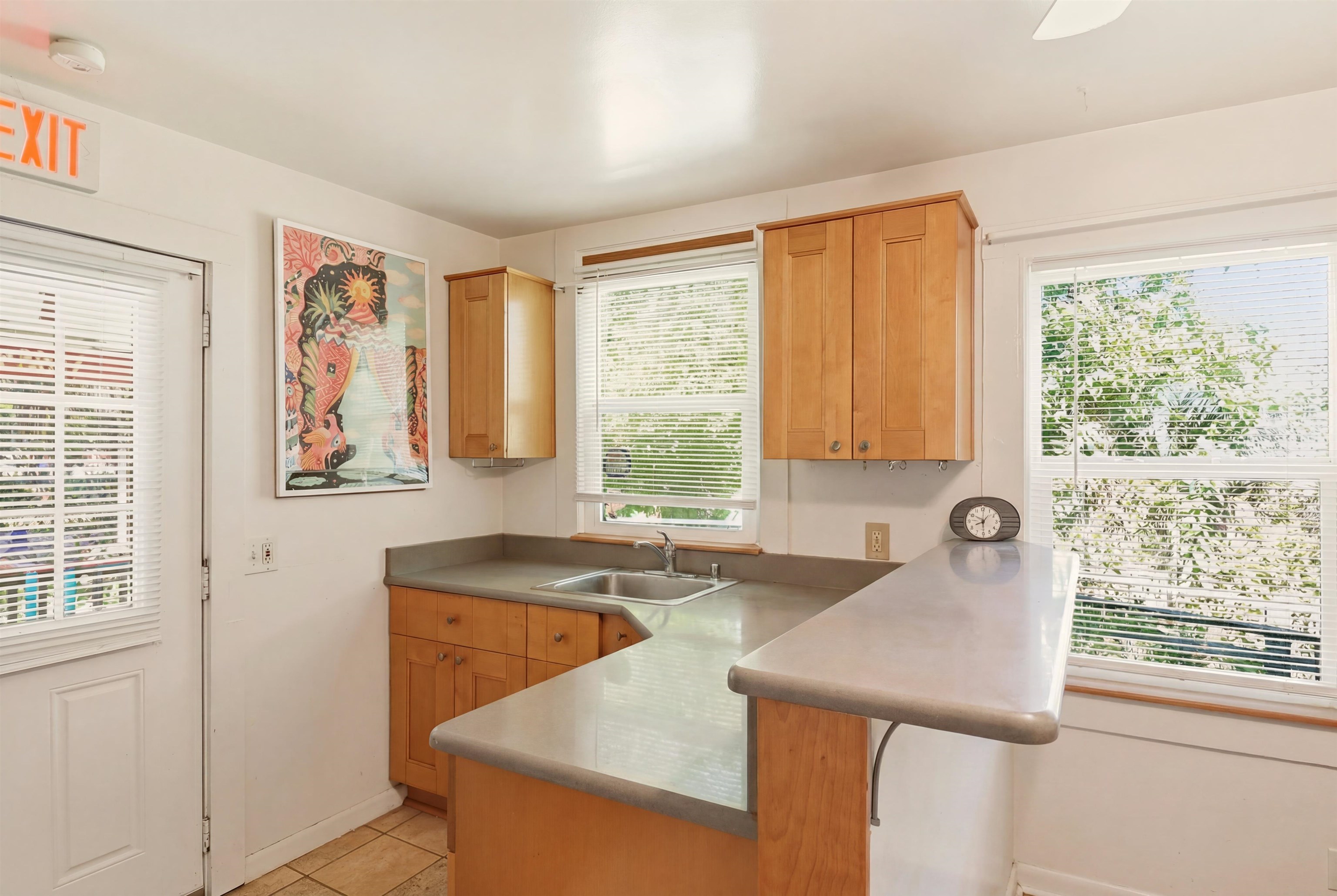 23 Sanchez Ave