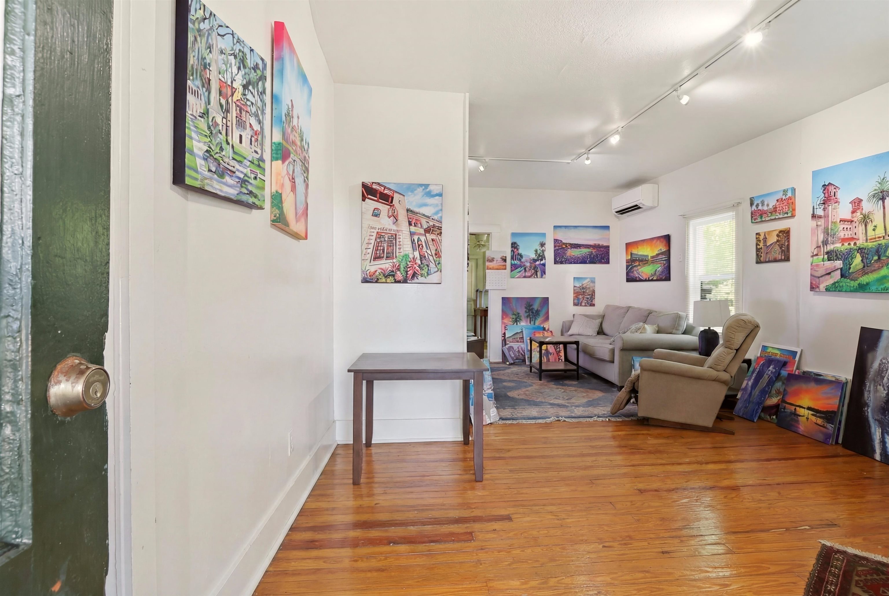 23 Sanchez Ave