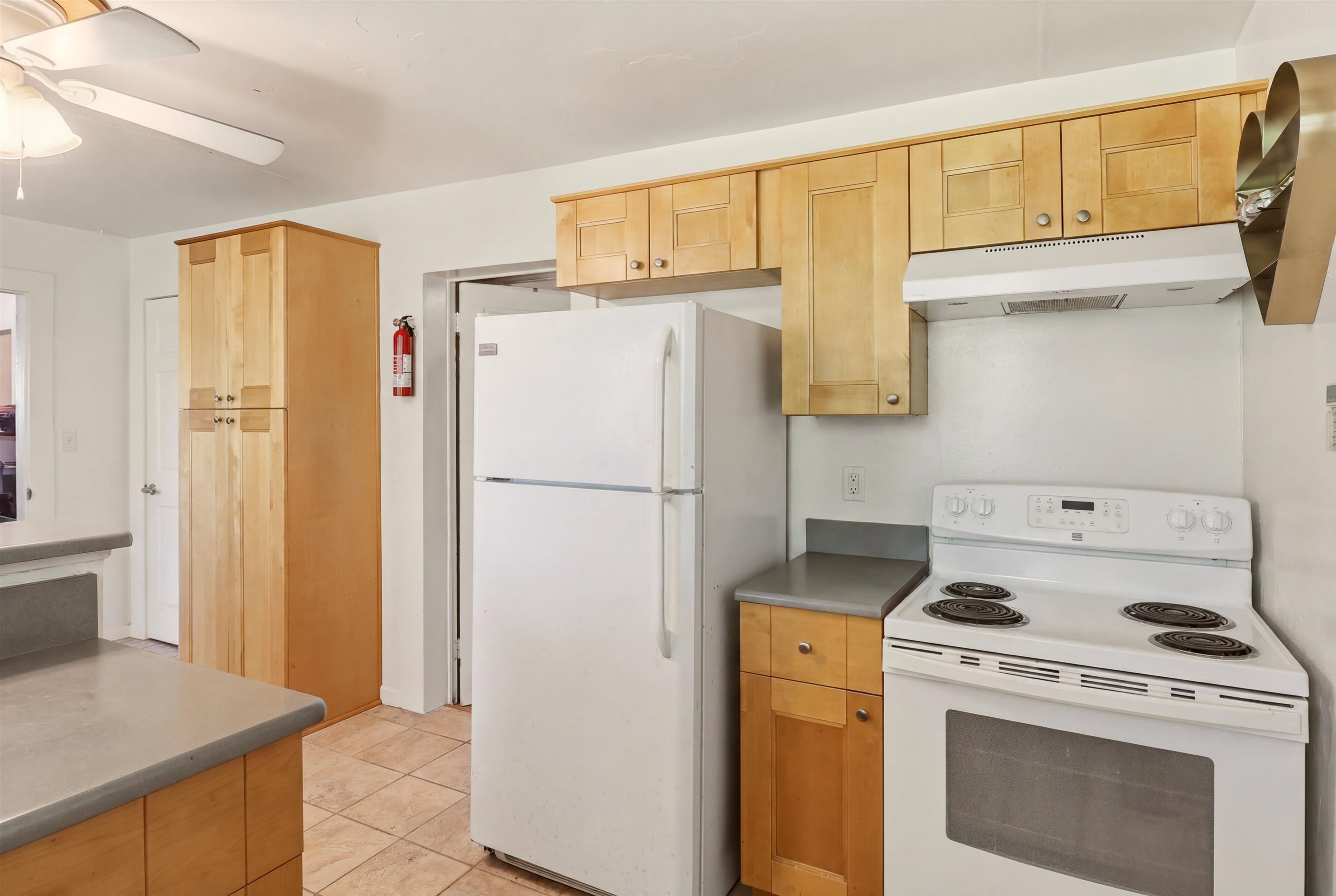 23 Sanchez Ave