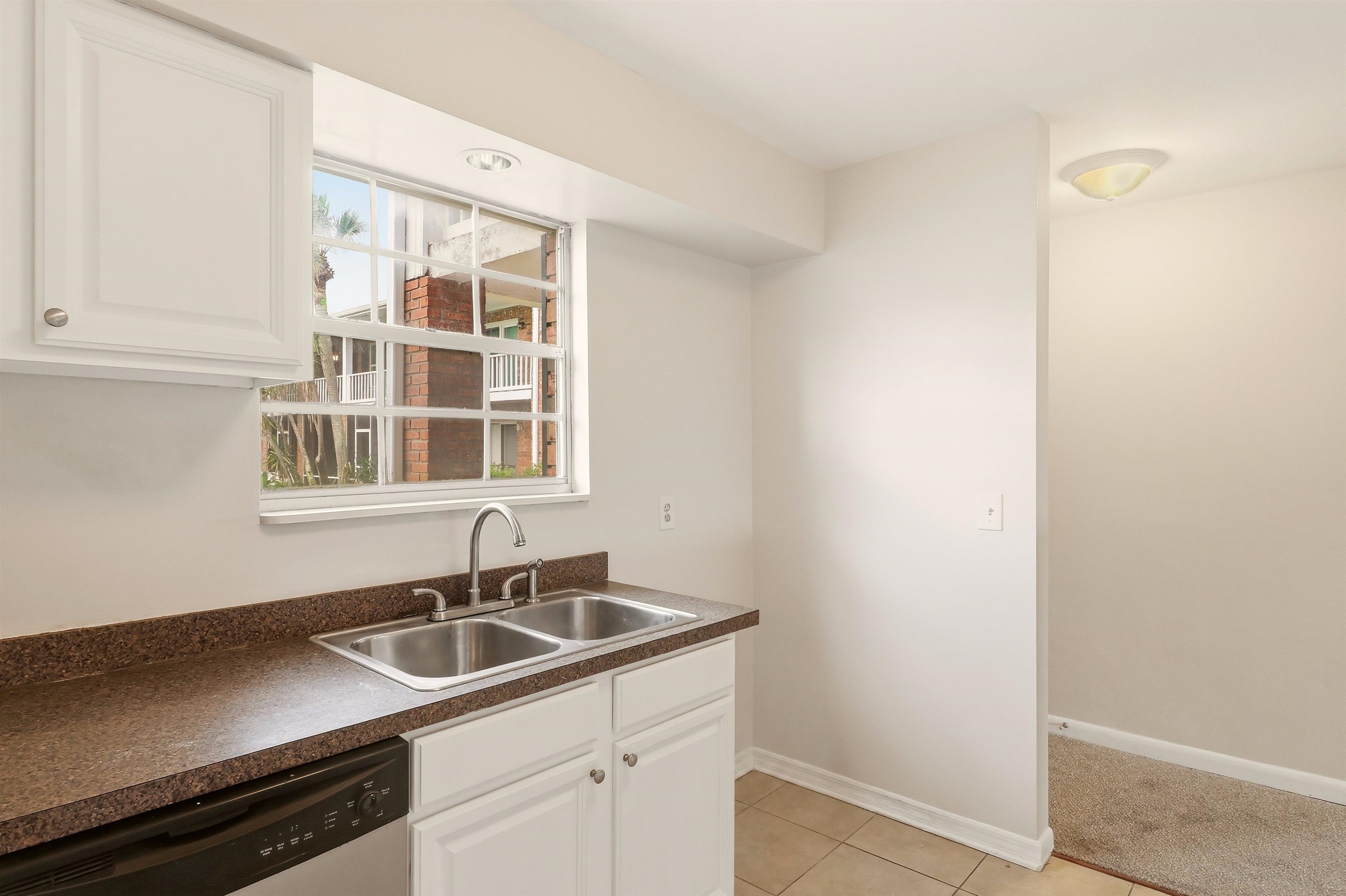 22 Comares Ave Unit: 5A