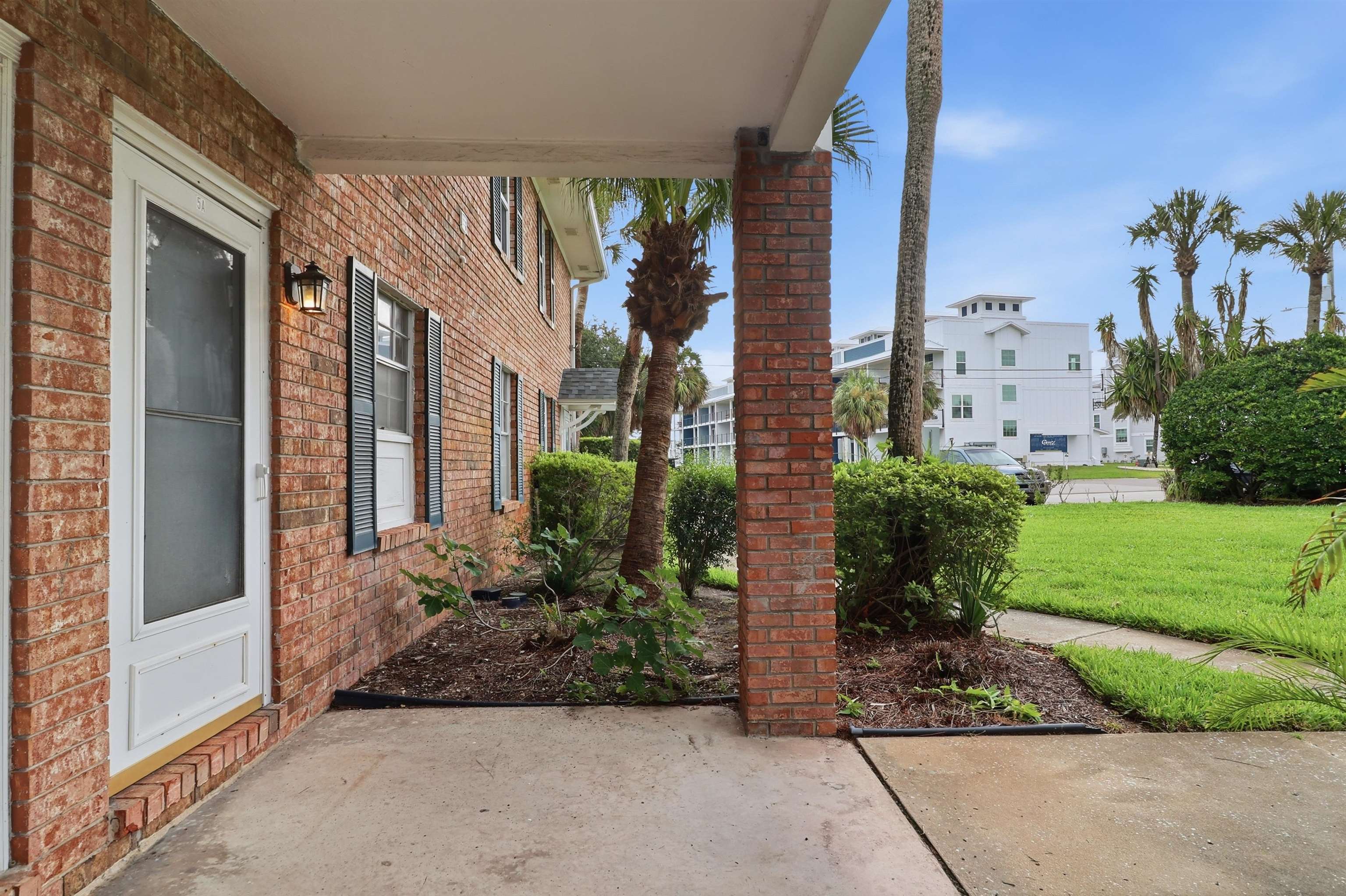22 Comares Ave Unit: 5A