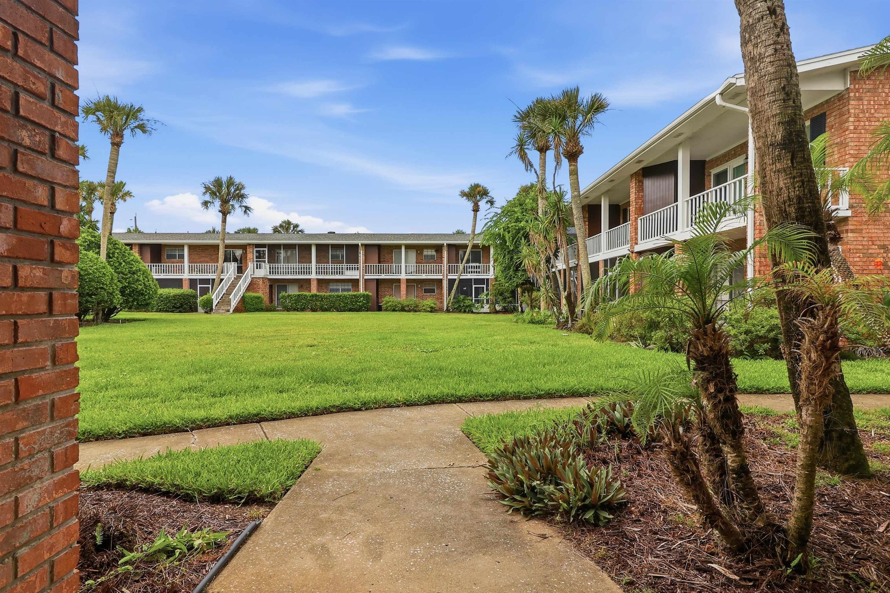 22 Comares Ave Unit: 5A