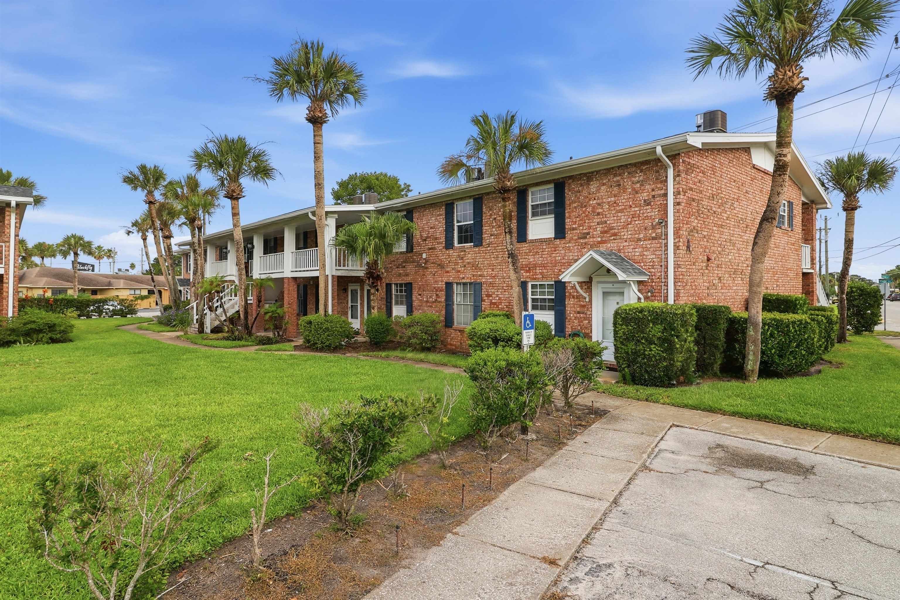 22 Comares Ave Unit: 5A