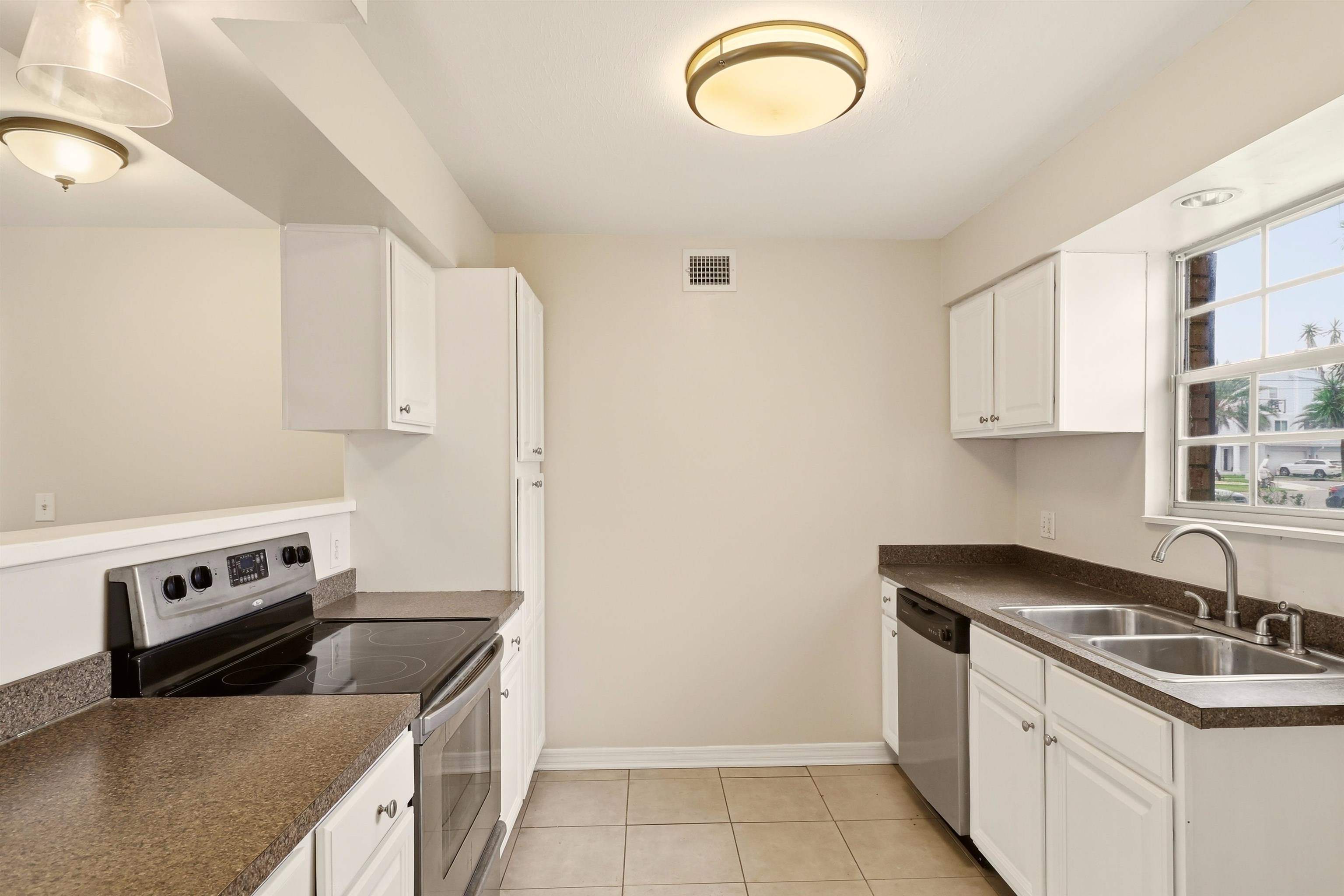 22 Comares Ave Unit: 5A