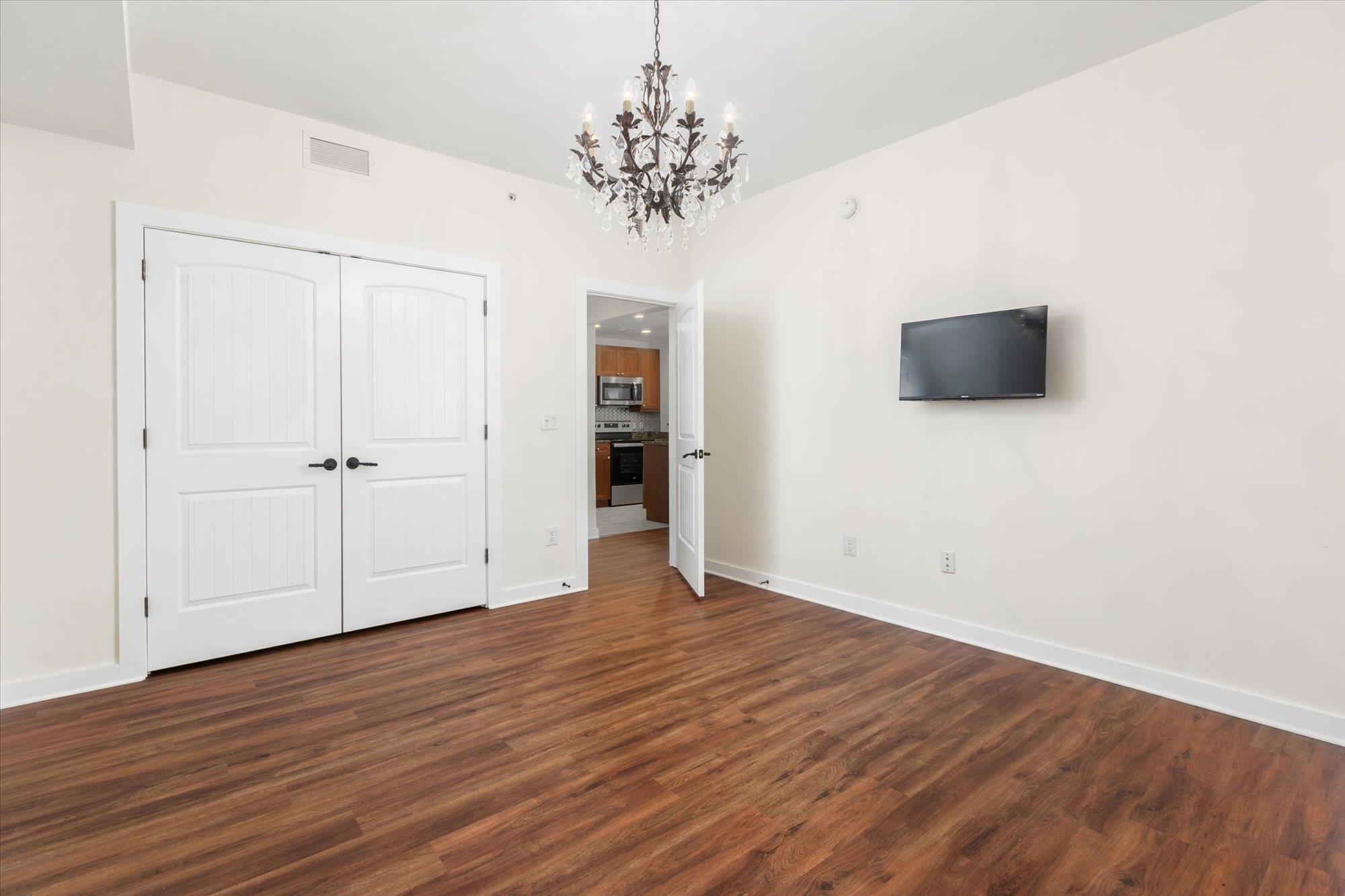 955 Registry Blvd Unit: 105