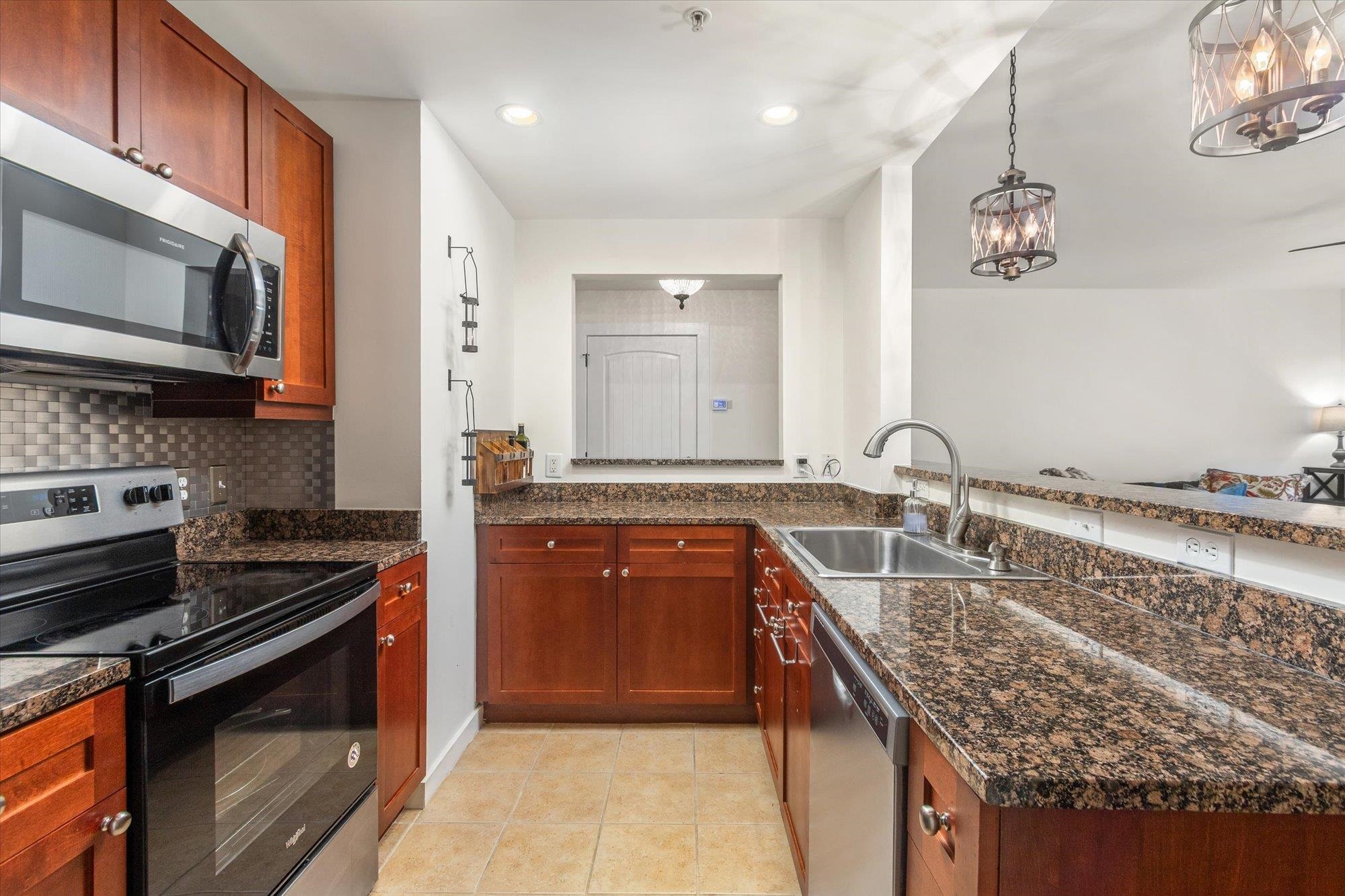 955 Registry Blvd Unit: 105