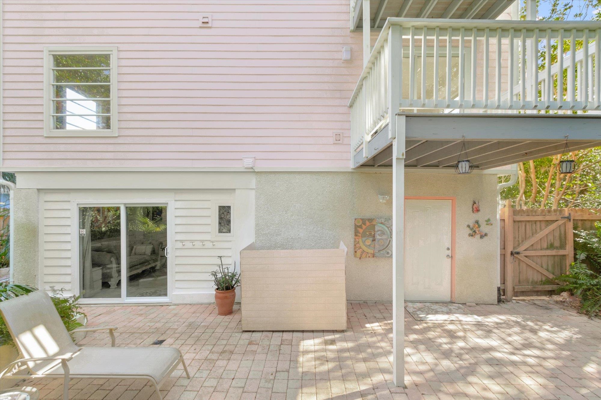 1685 Santander Street