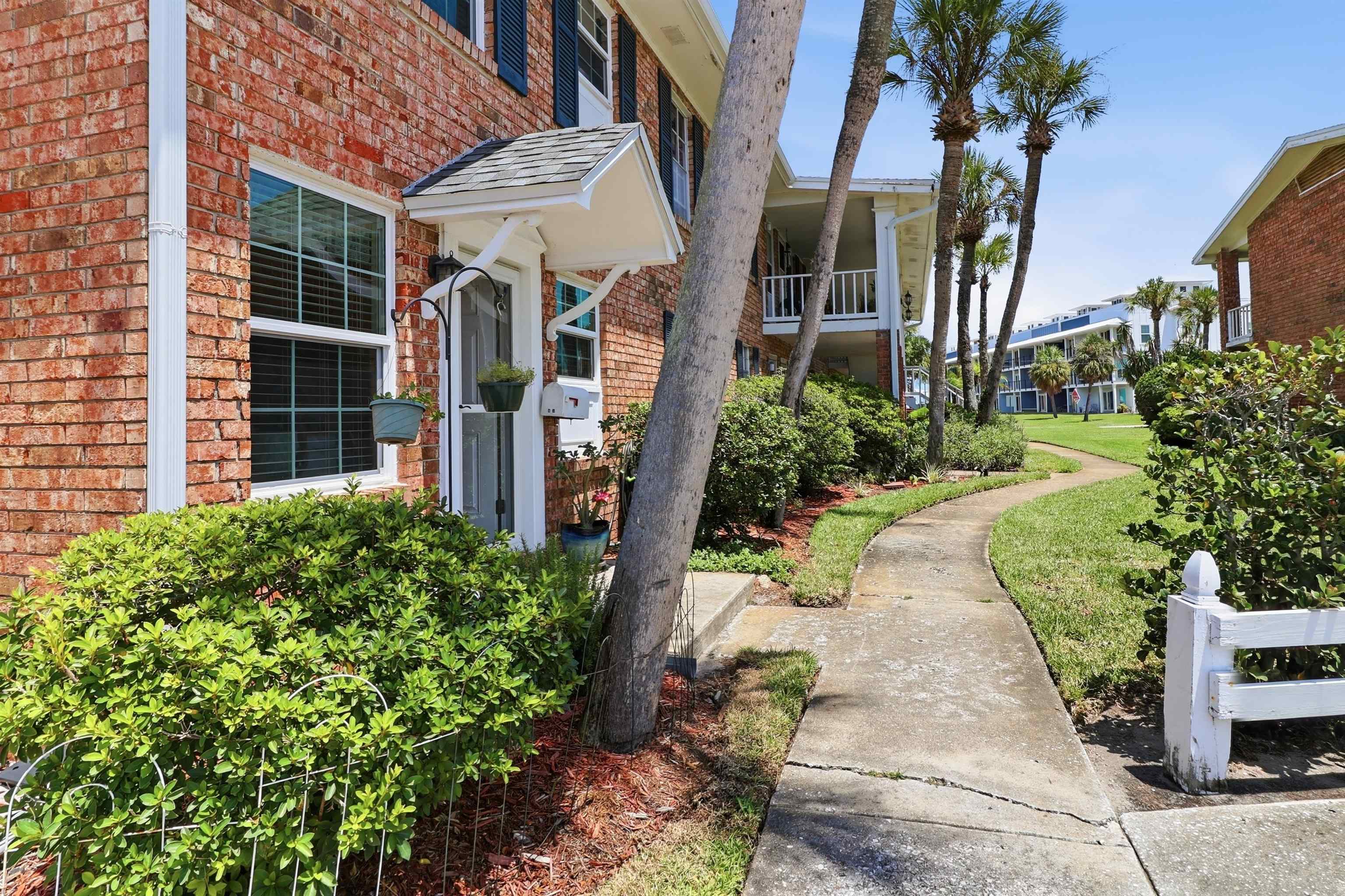 22 Comares Avenue Unit: 1A