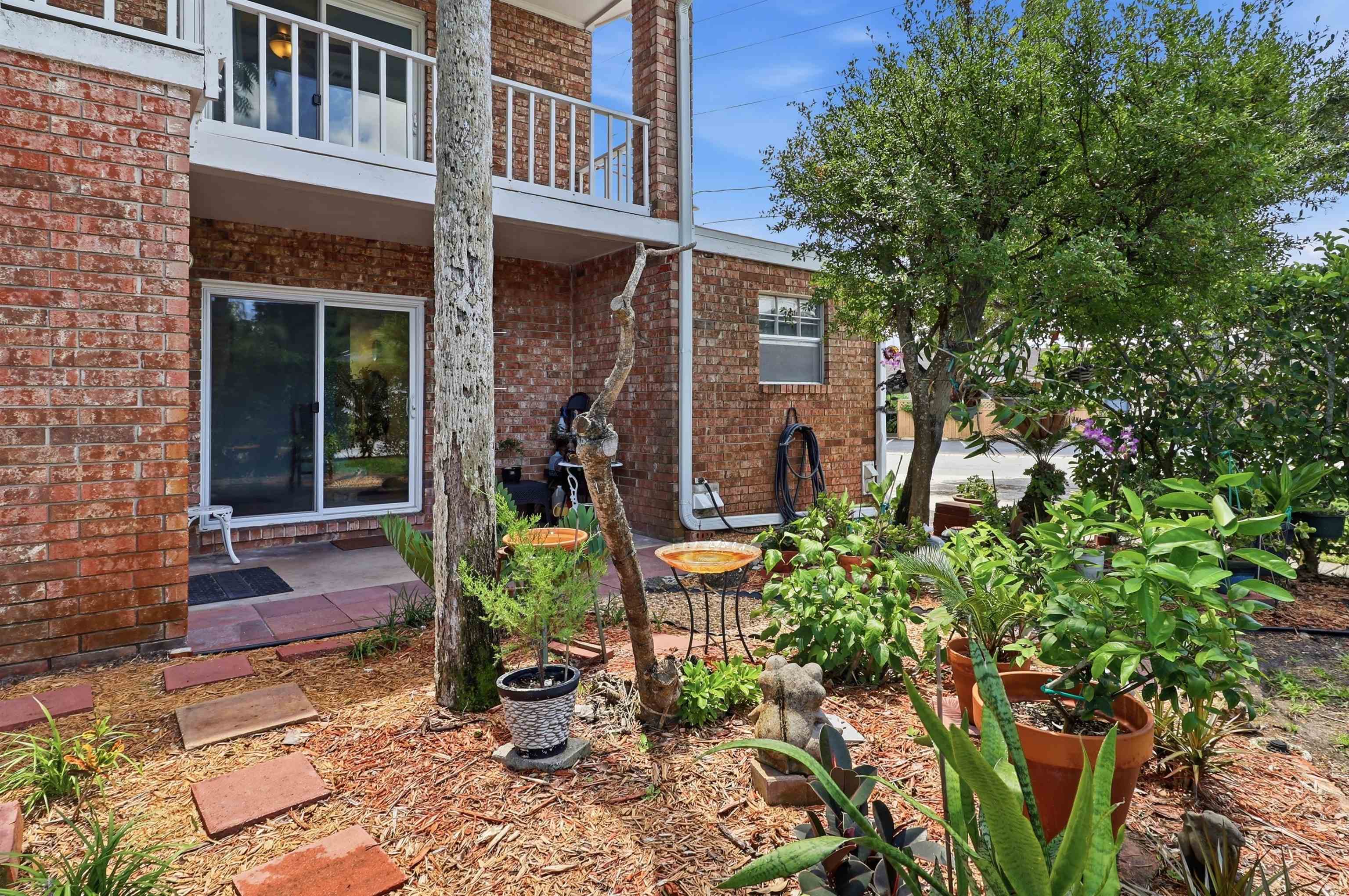 22 Comares Avenue Unit: 1A