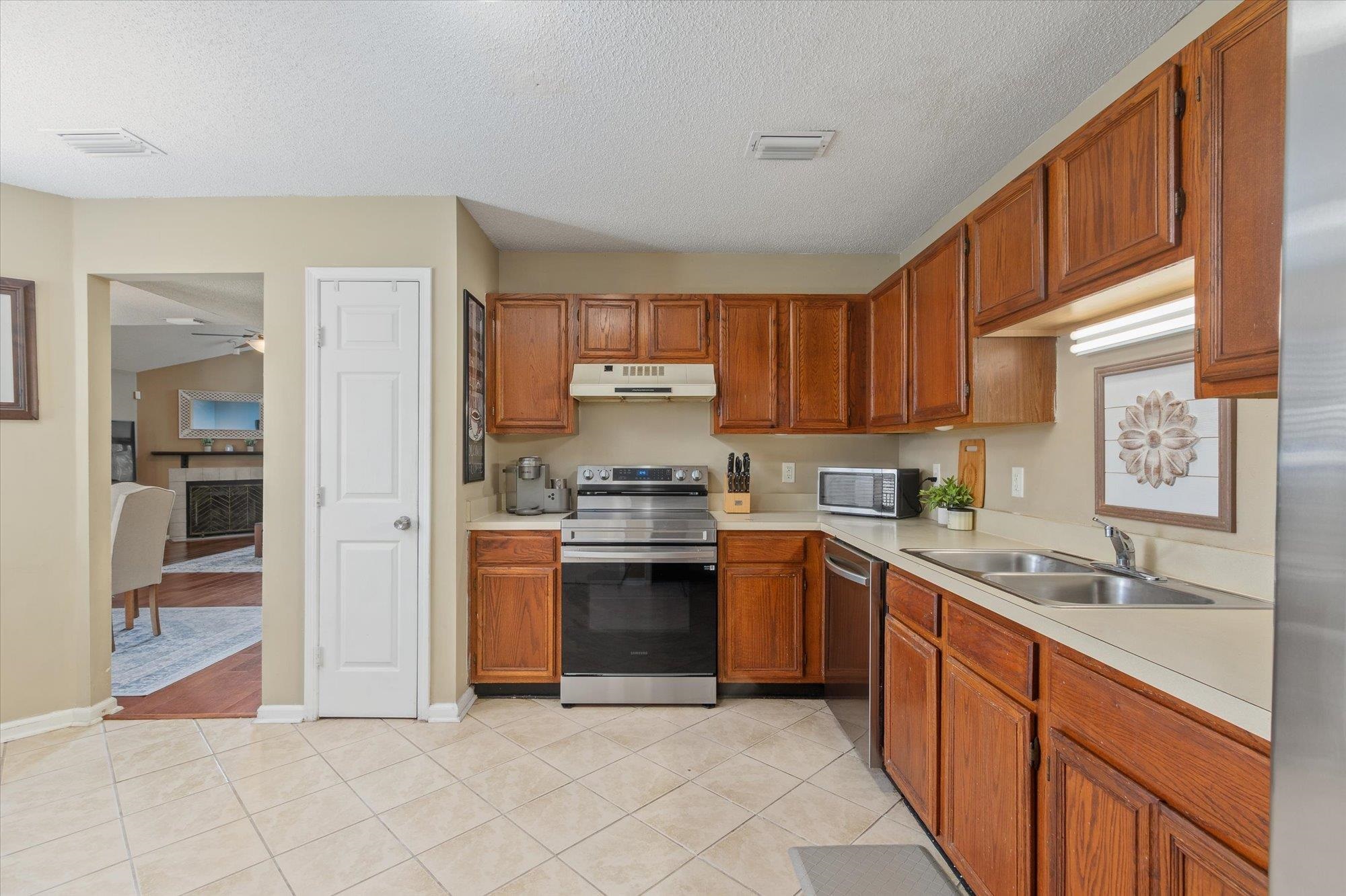 10518 Running Oak Court