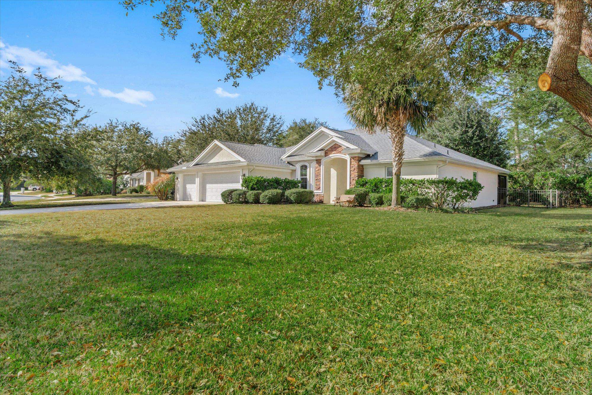 937 Mirror Lake Dr