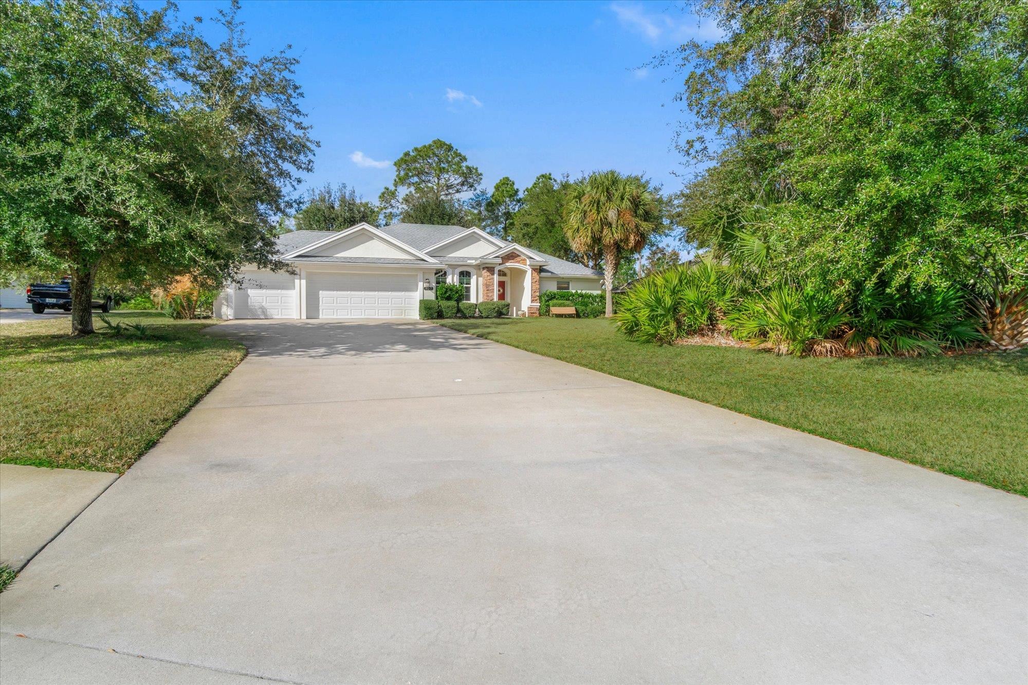 937 Mirror Lake Dr