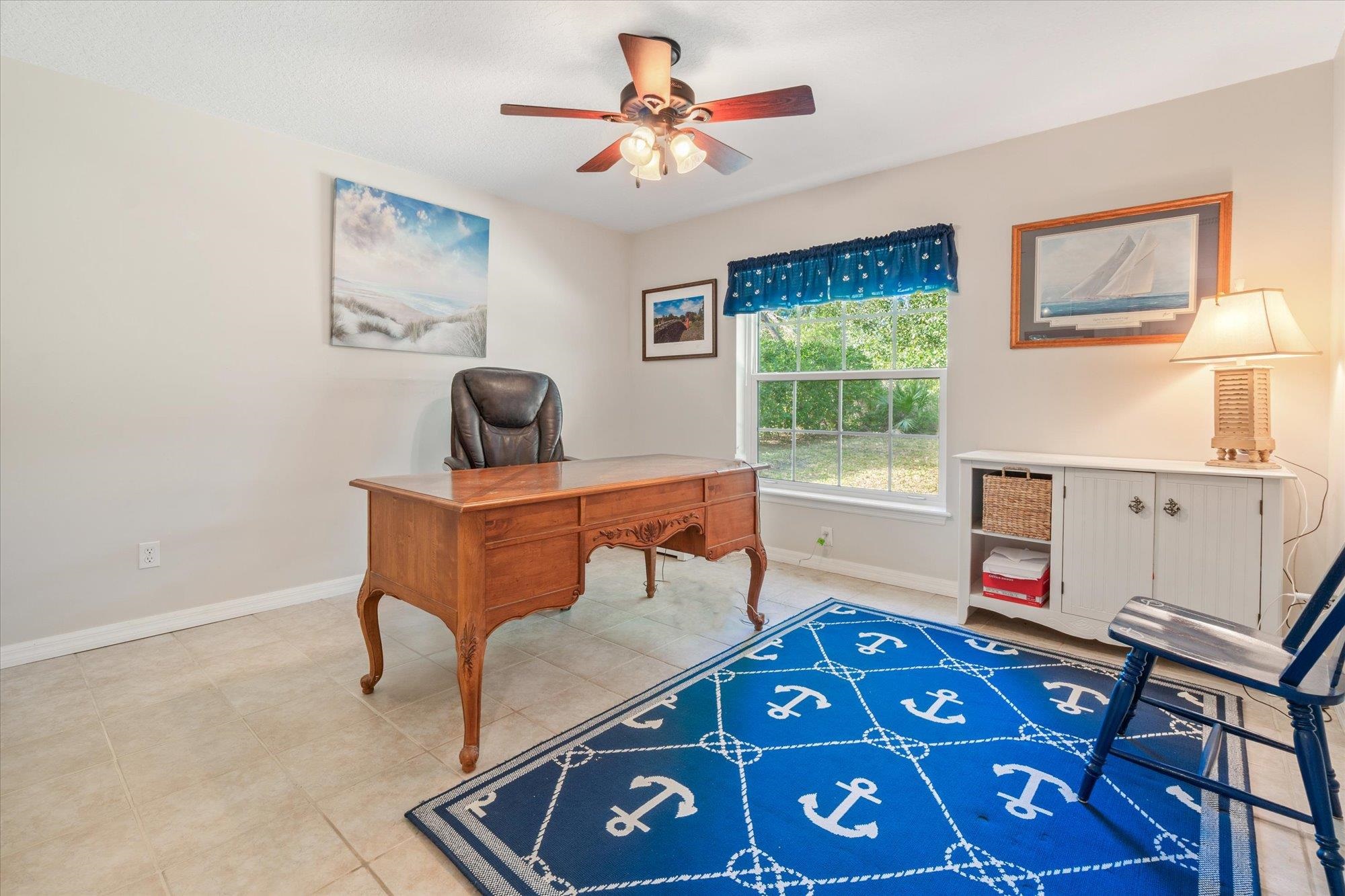 937 Mirror Lake Dr