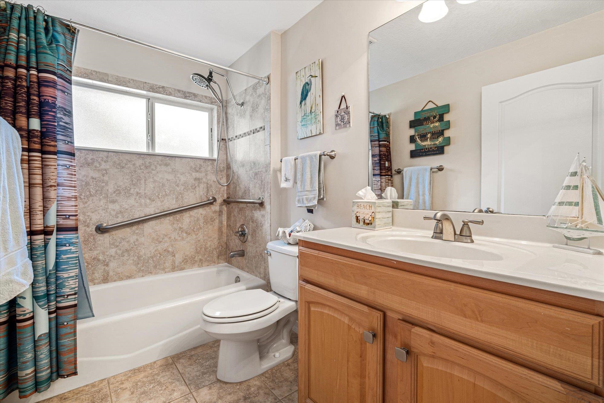 937 Mirror Lake Dr