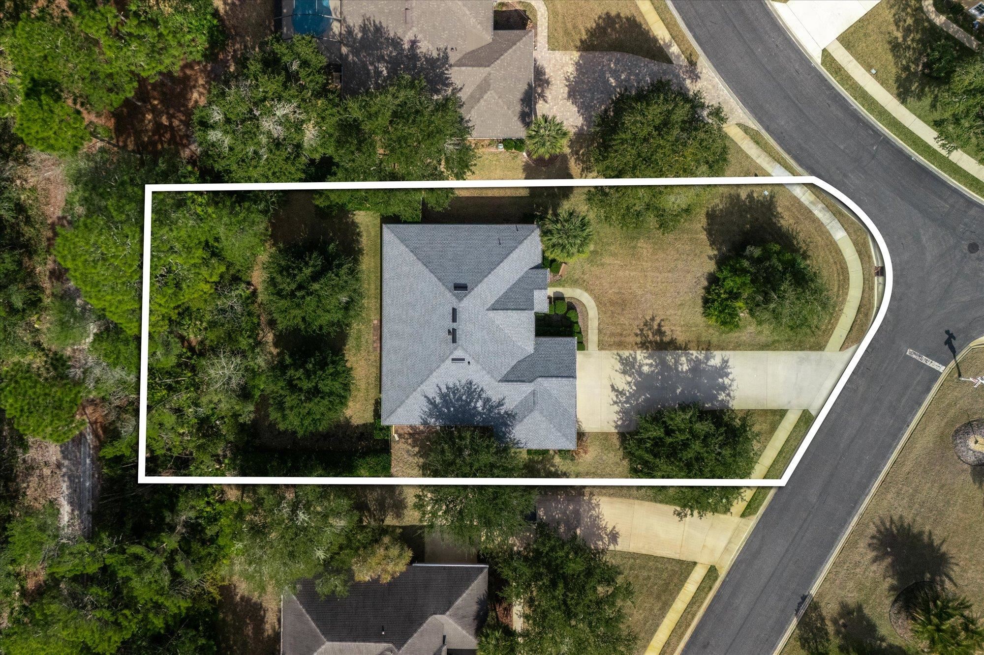 937 Mirror Lake Dr