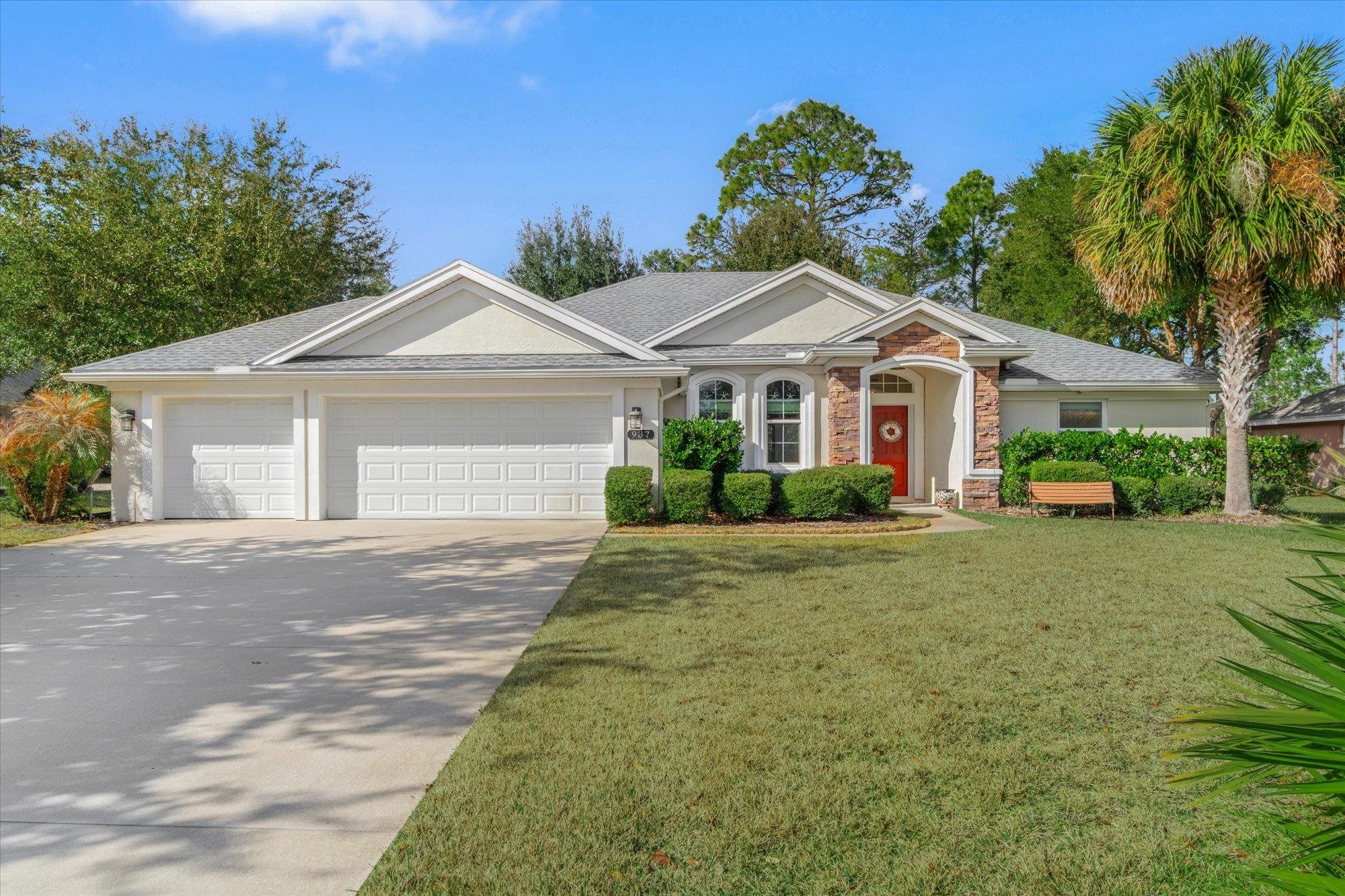 937 Mirror Lake Dr