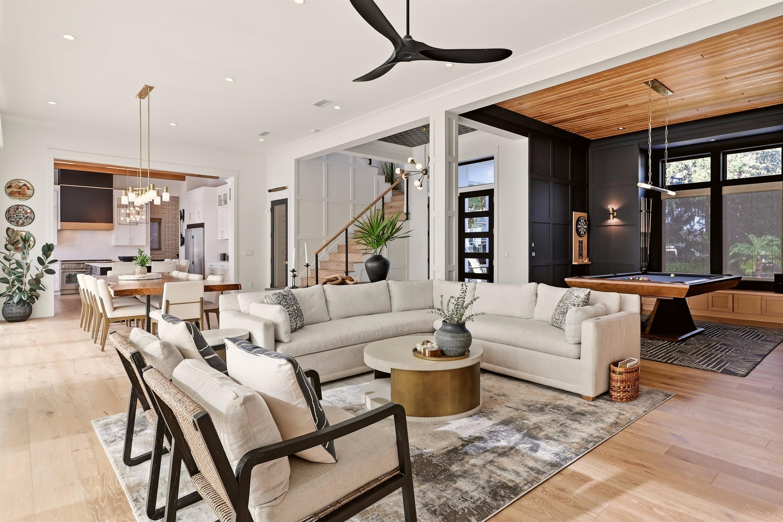 120 Grand Oaks Drive