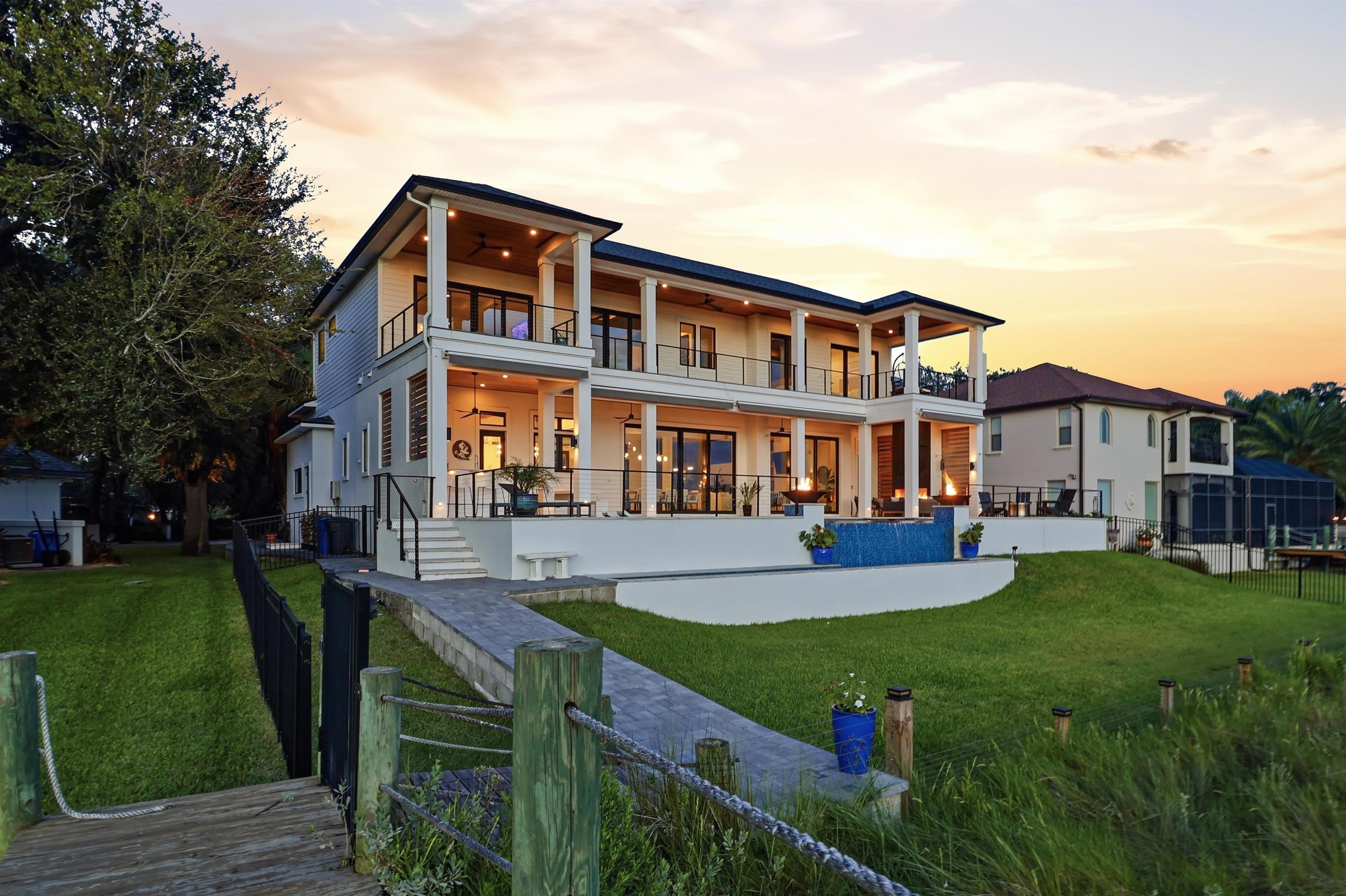 120 Grand Oaks Drive