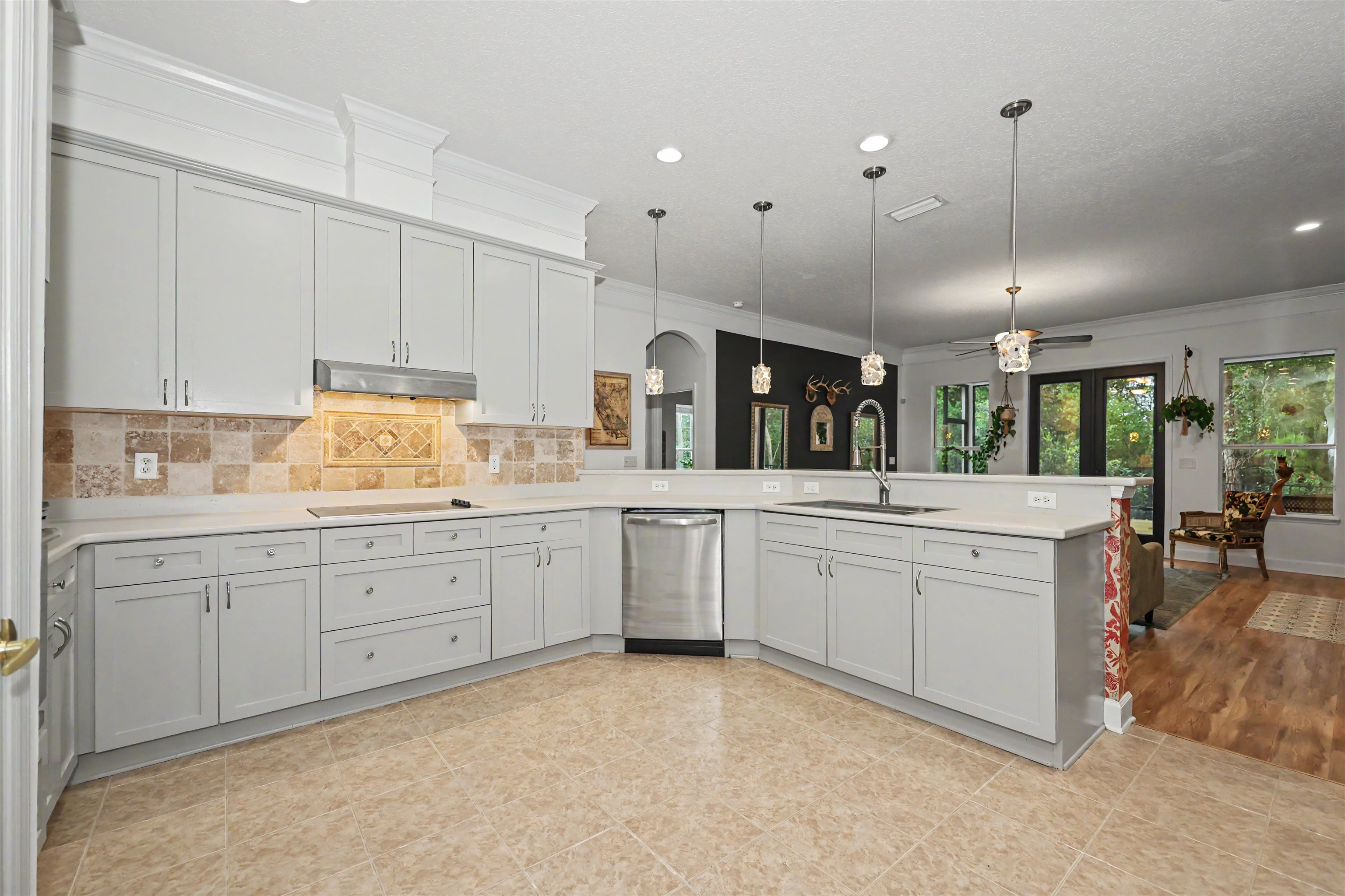 412 Emslie Terrace