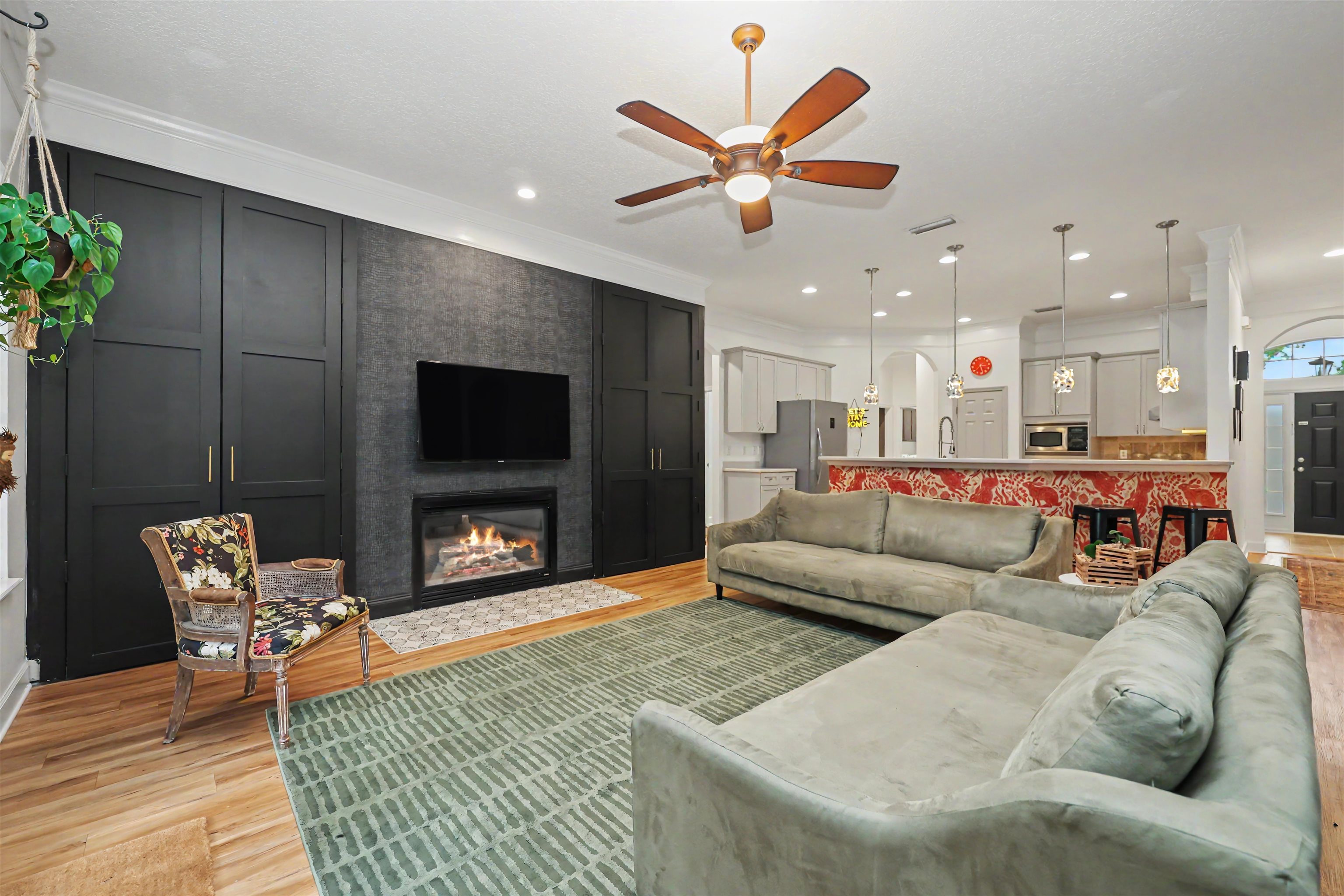 412 Emslie Terrace