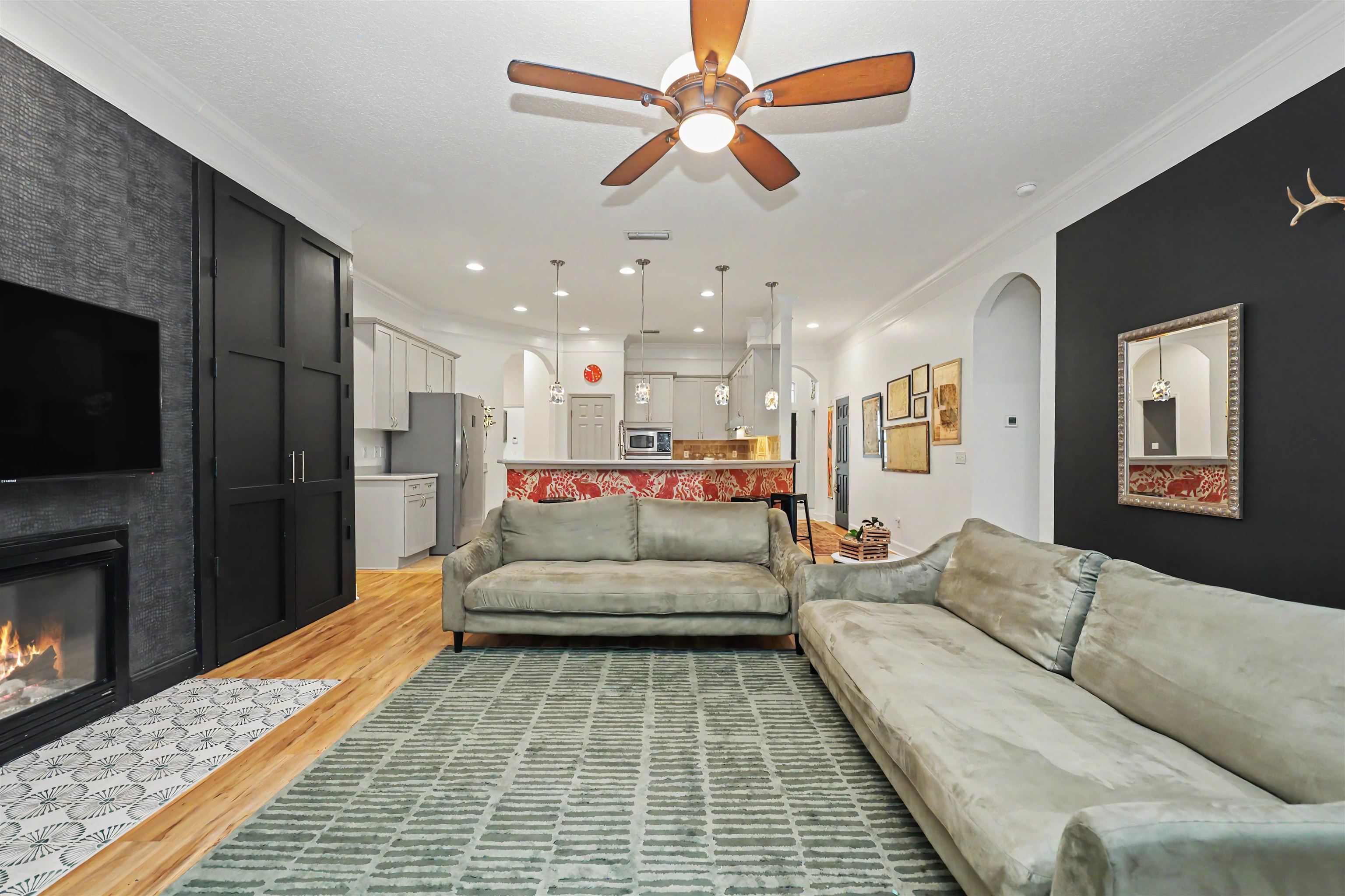 412 Emslie Terrace